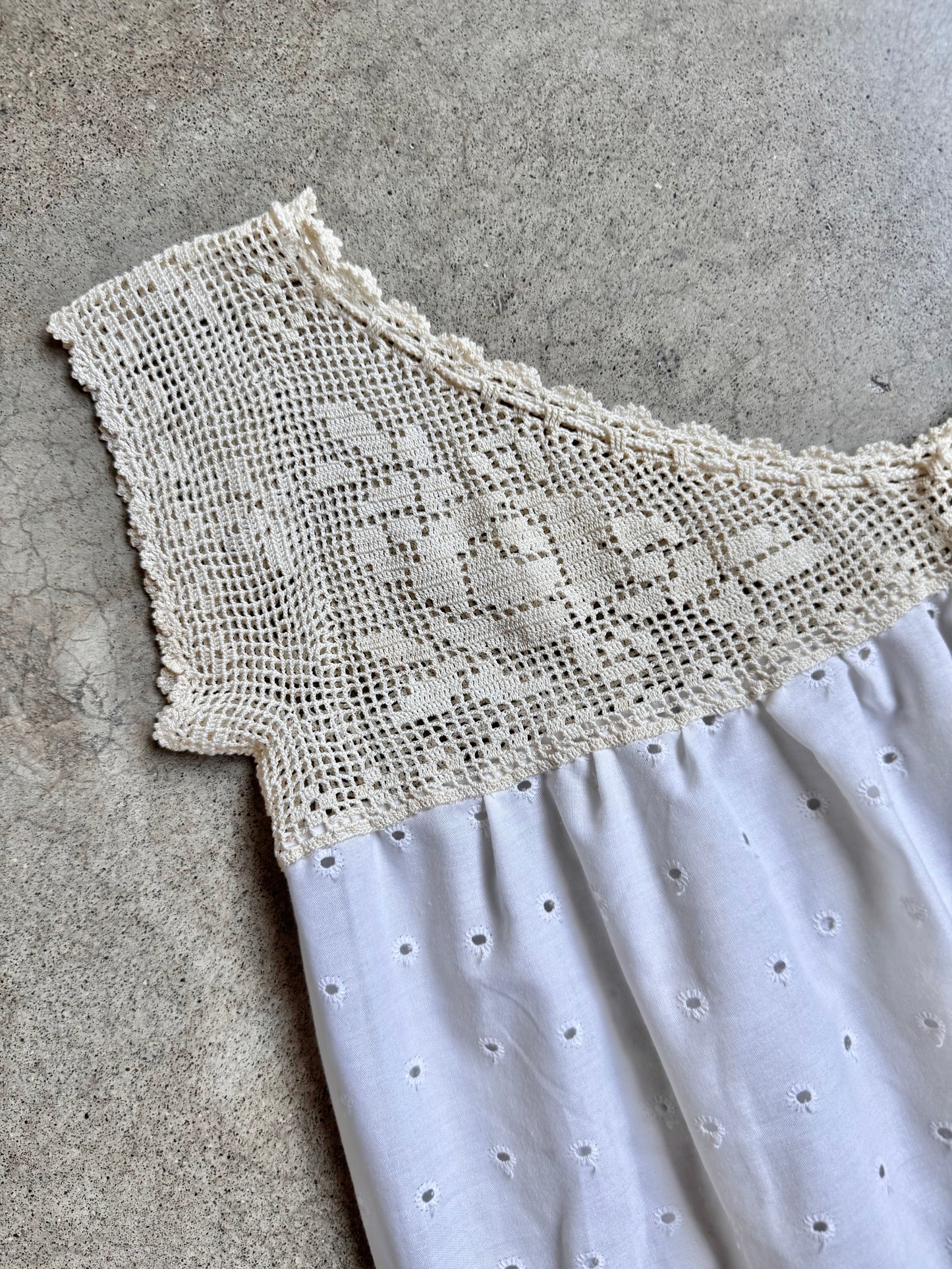 Antique Edwardian Crochet Yoke White Cotton Eyelet Nightgown | Medium