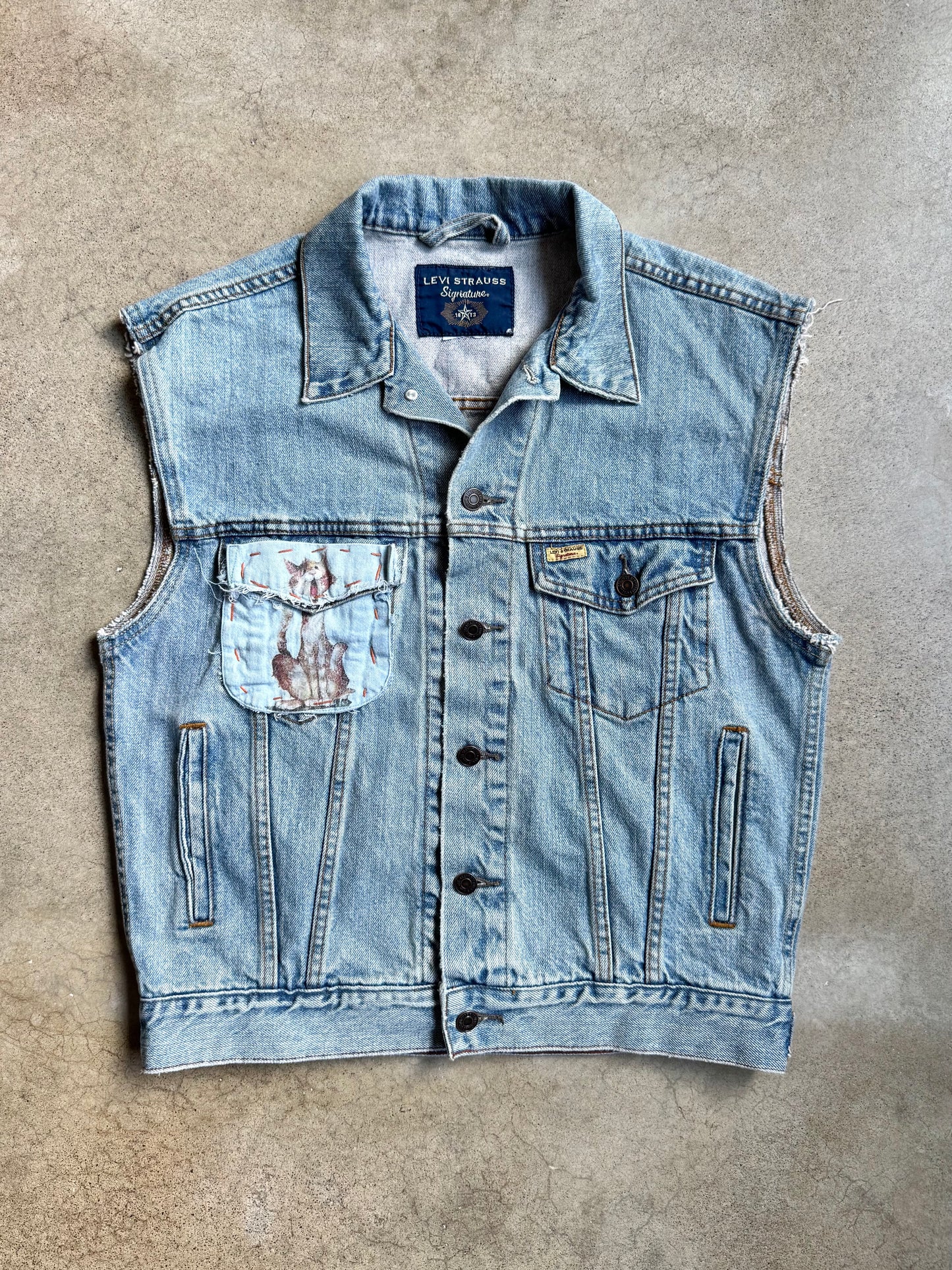 Vintage 2000s Levi’s Cat Patch Denim Cut-Off Vest | Medium