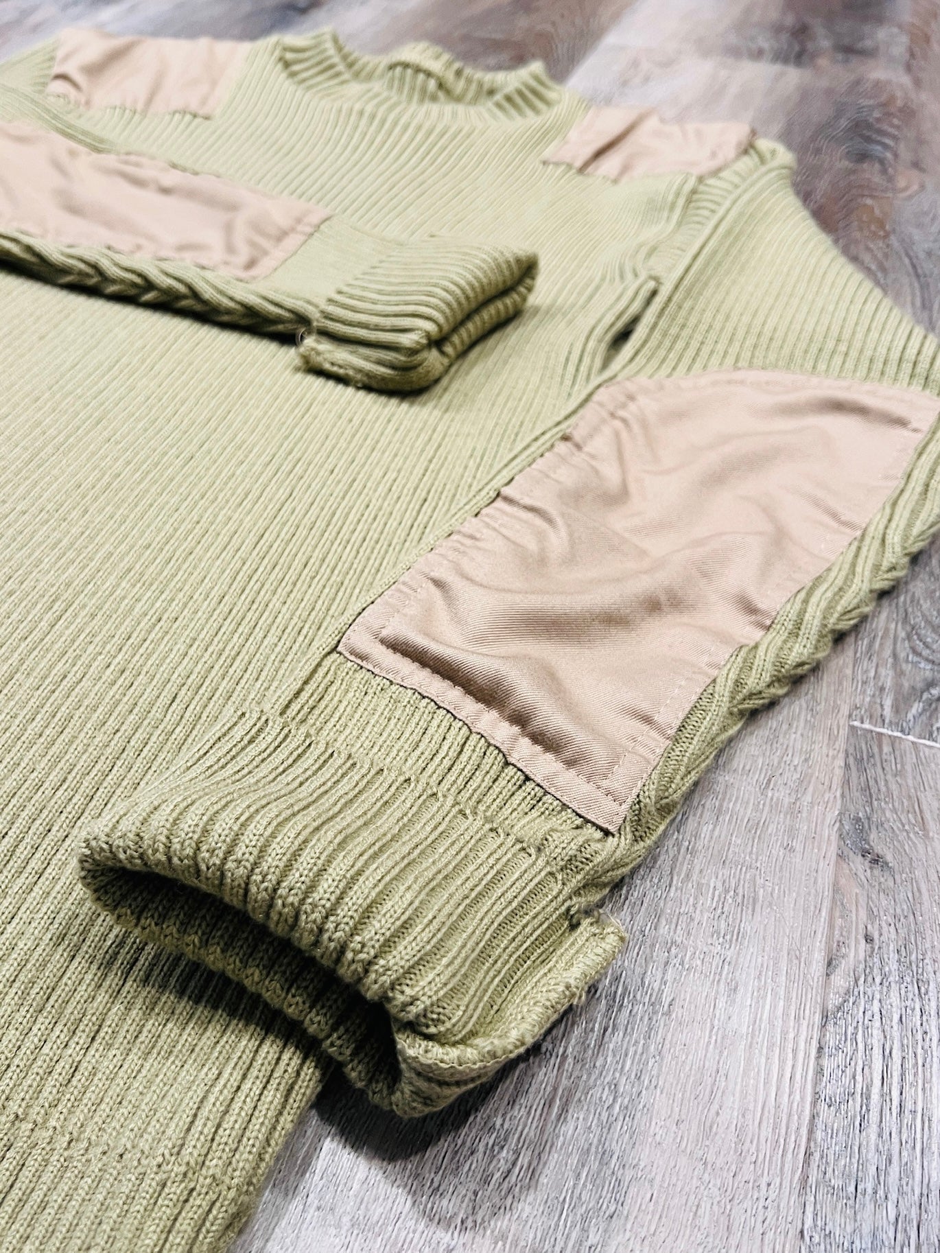 Vintage 1980s Military Khaki Green Patched Sweater | M/L