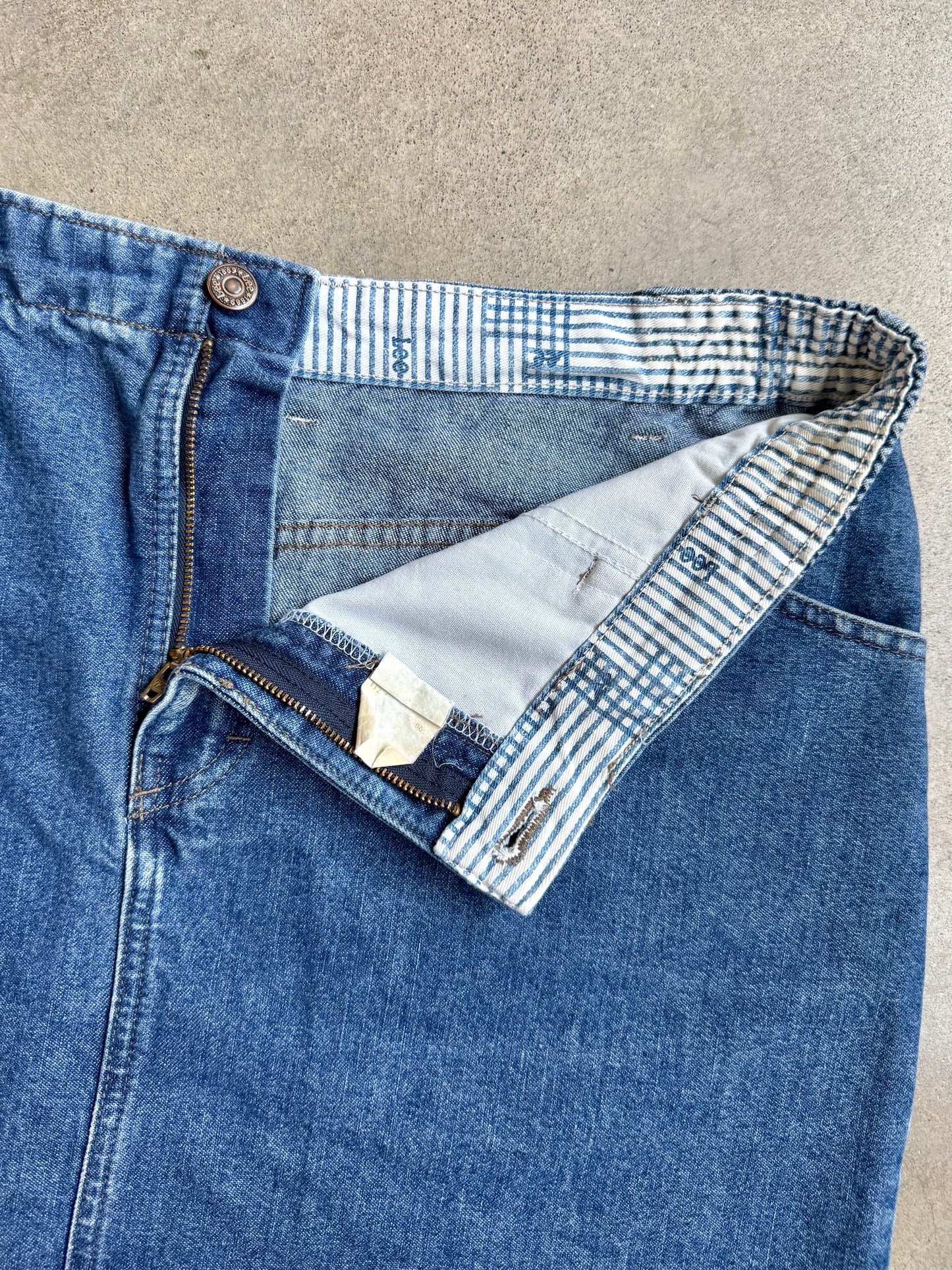 Vintage 1980s Lee Denim Cut-Off Mini Skirt | Large