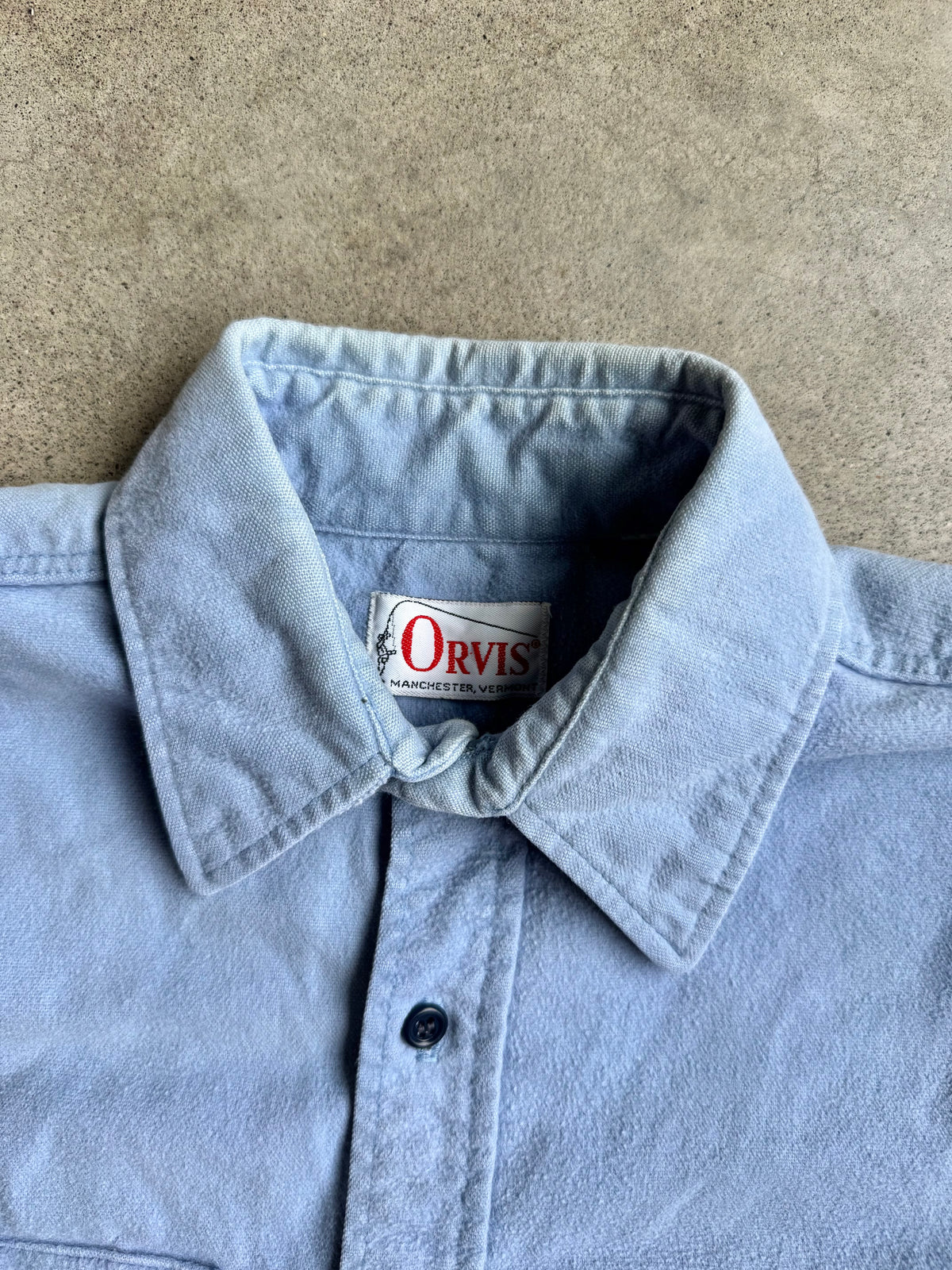 Vintage 1980s Orvis Worn Light Blue Utility Chamois Shirt | XL