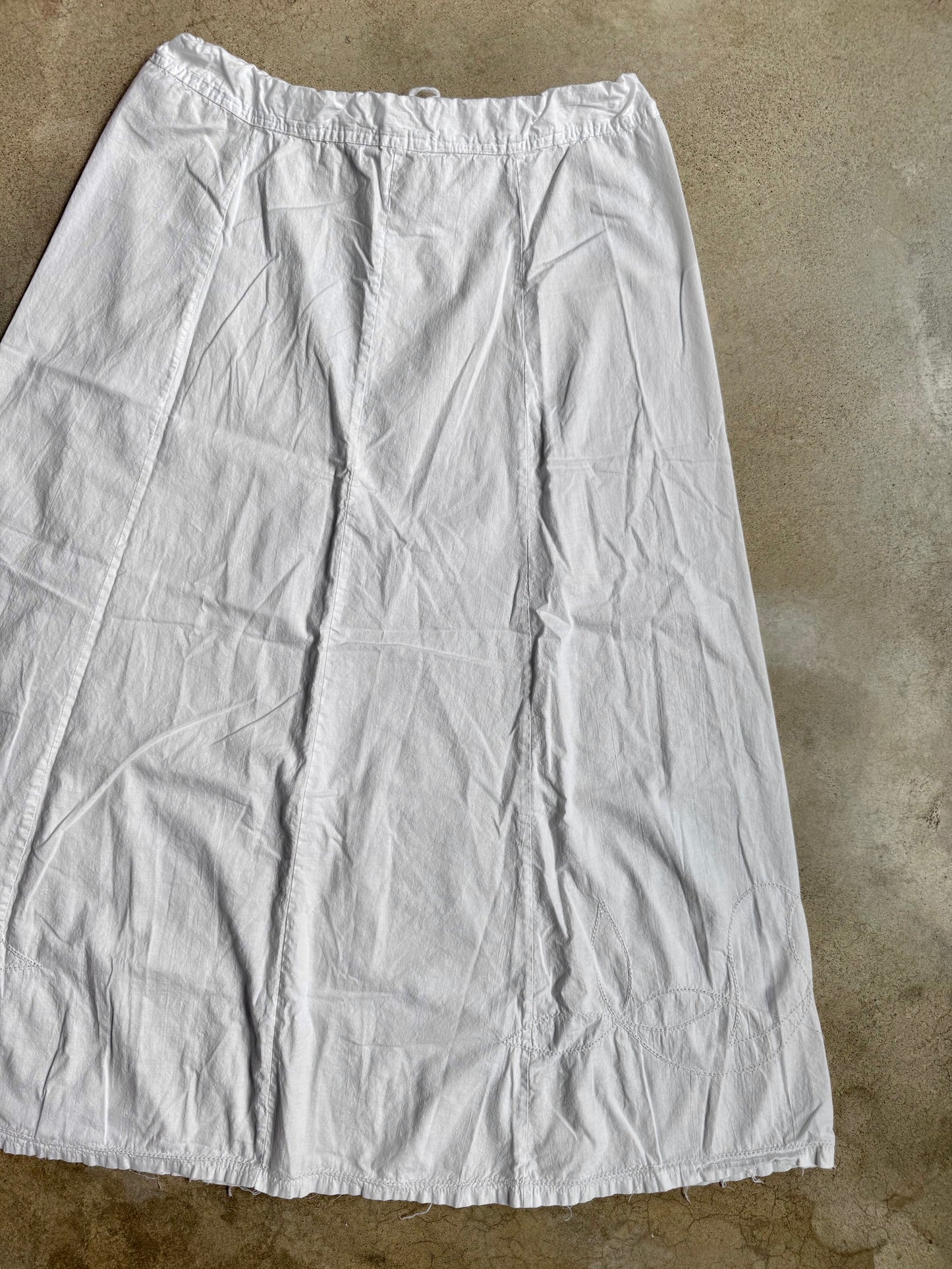 Vintage 1950s Rateria White Cotton Embroidered Eyelet Trim Maxi Skirt | Large
