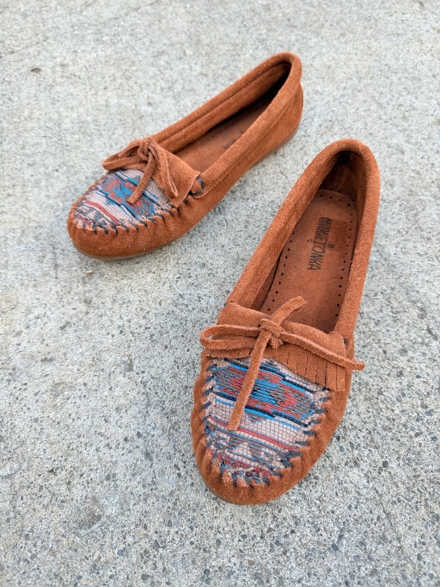 Vintage 1990s Minnetonka Suede Southwestern Moccasins | Women’s 8