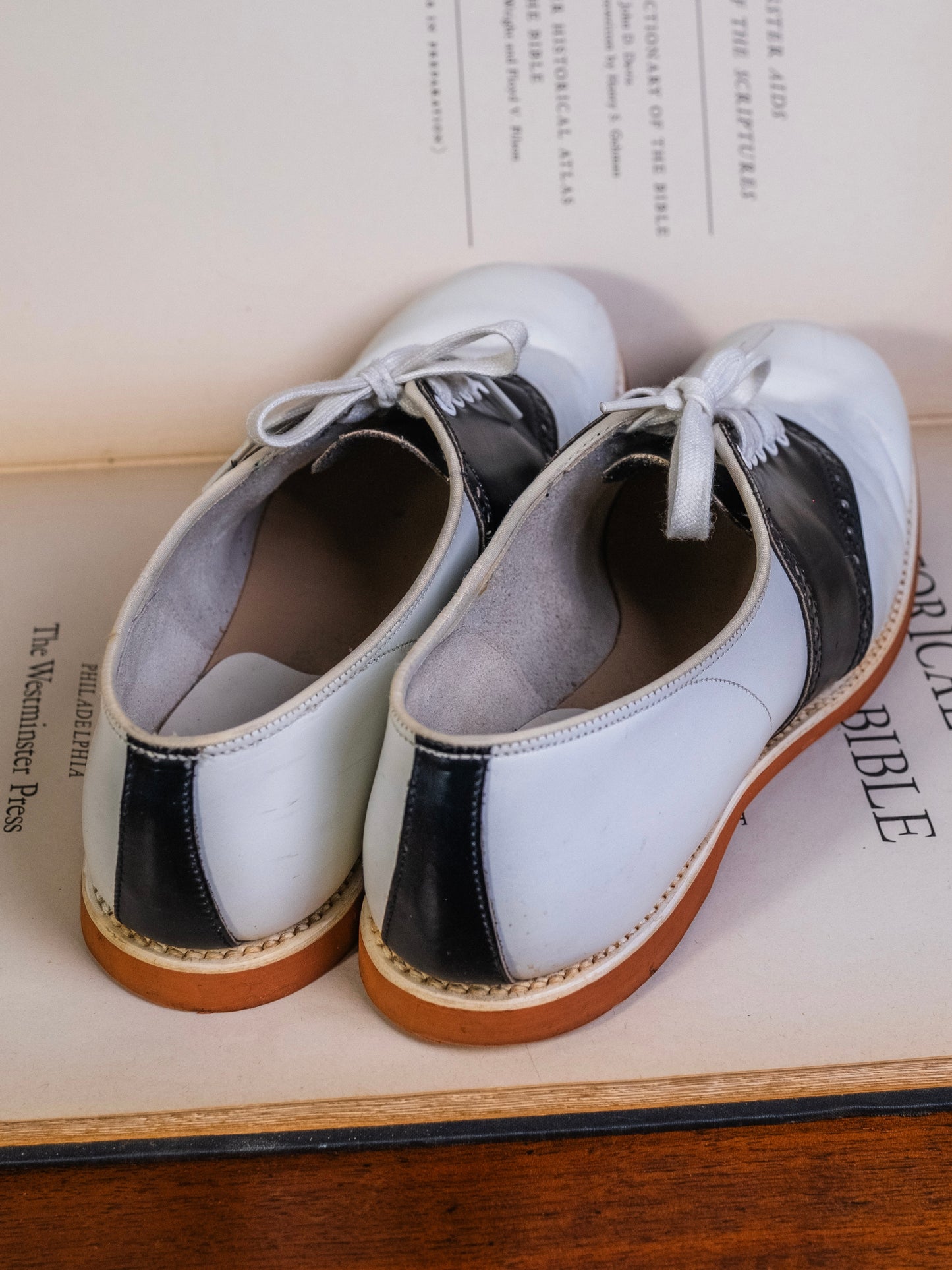 Vintage 1970s Lazy Bones Dude Ranch Black & White Saddle Shoes | Women’s 9.5