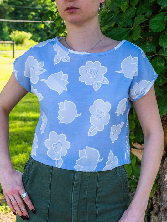 Vintage 1970s/80s Julie Girl Blue & White Floral Crop Top | Medium