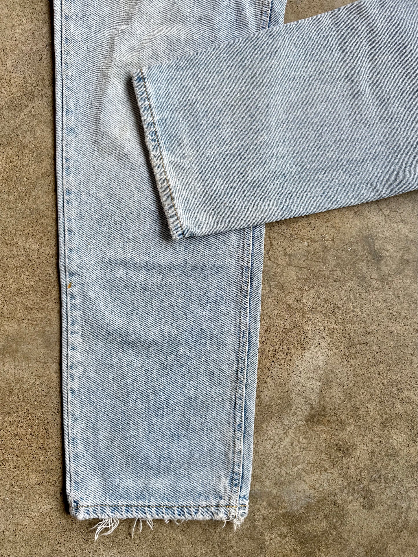 Vintage 1980s Lee Distressed Light Wash Straight-Leg Jeans | 36x34