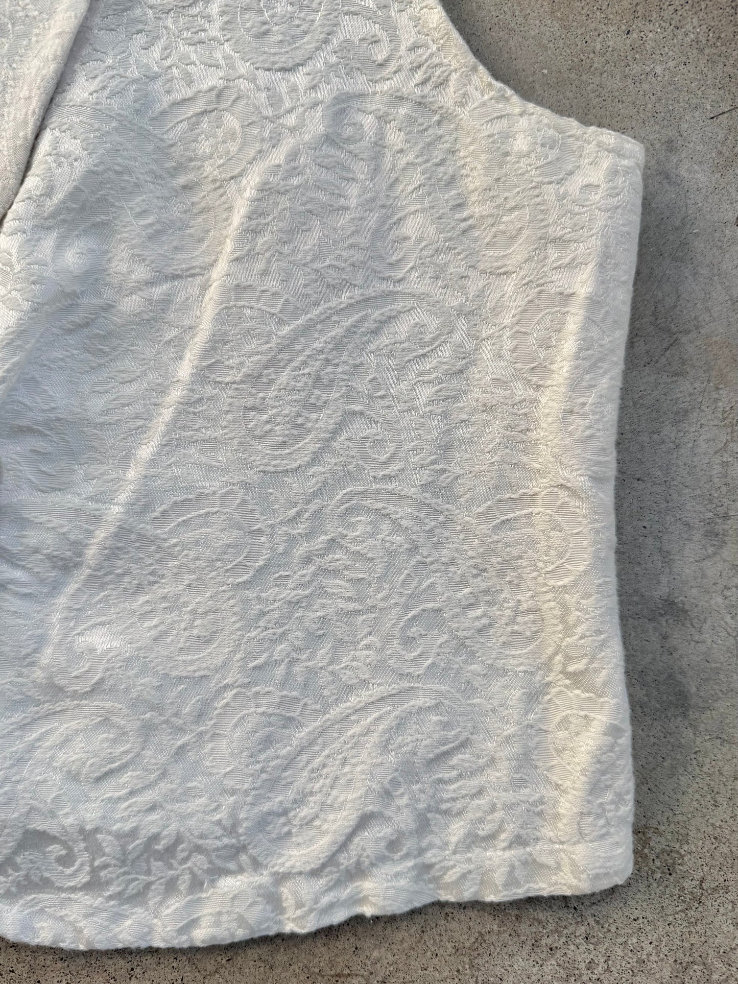 Vintage 1970s Honey Collections White Paisley Jacquard Vest Top | Medium