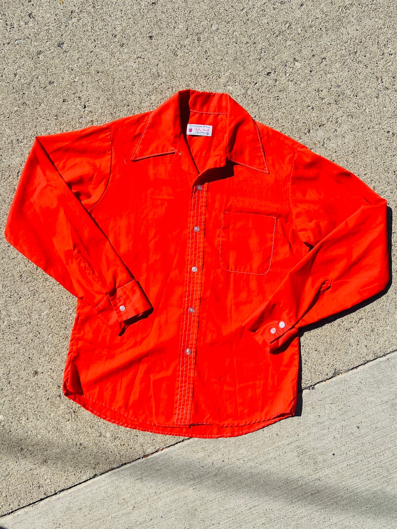 Vintage 1960s Donlin Red Dagger Collar Button Up Shirt