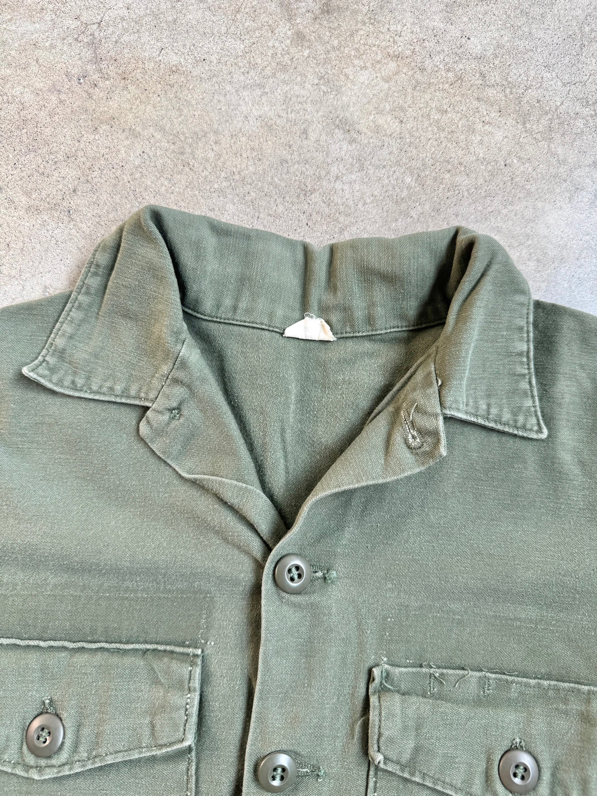 Vintage Vietnam Era Military OG-107 Cotton Sateen Fatigue Shirt | Small