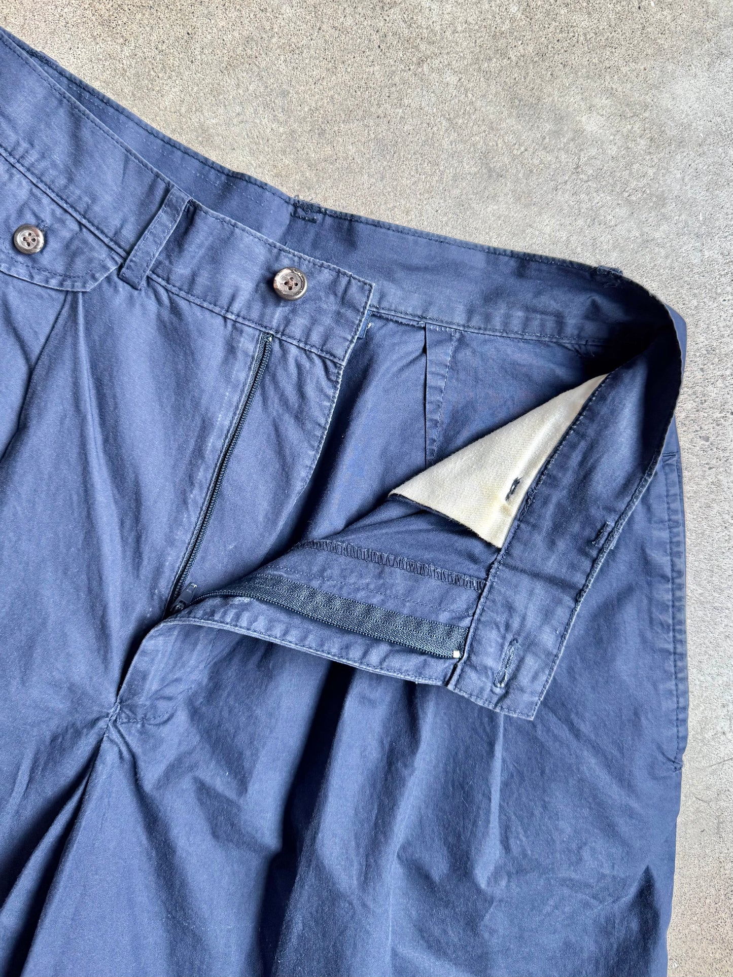 Vintage 1980s/90s Ralph Lauren Navy Cotton Pleated Shorts | Waist 28”