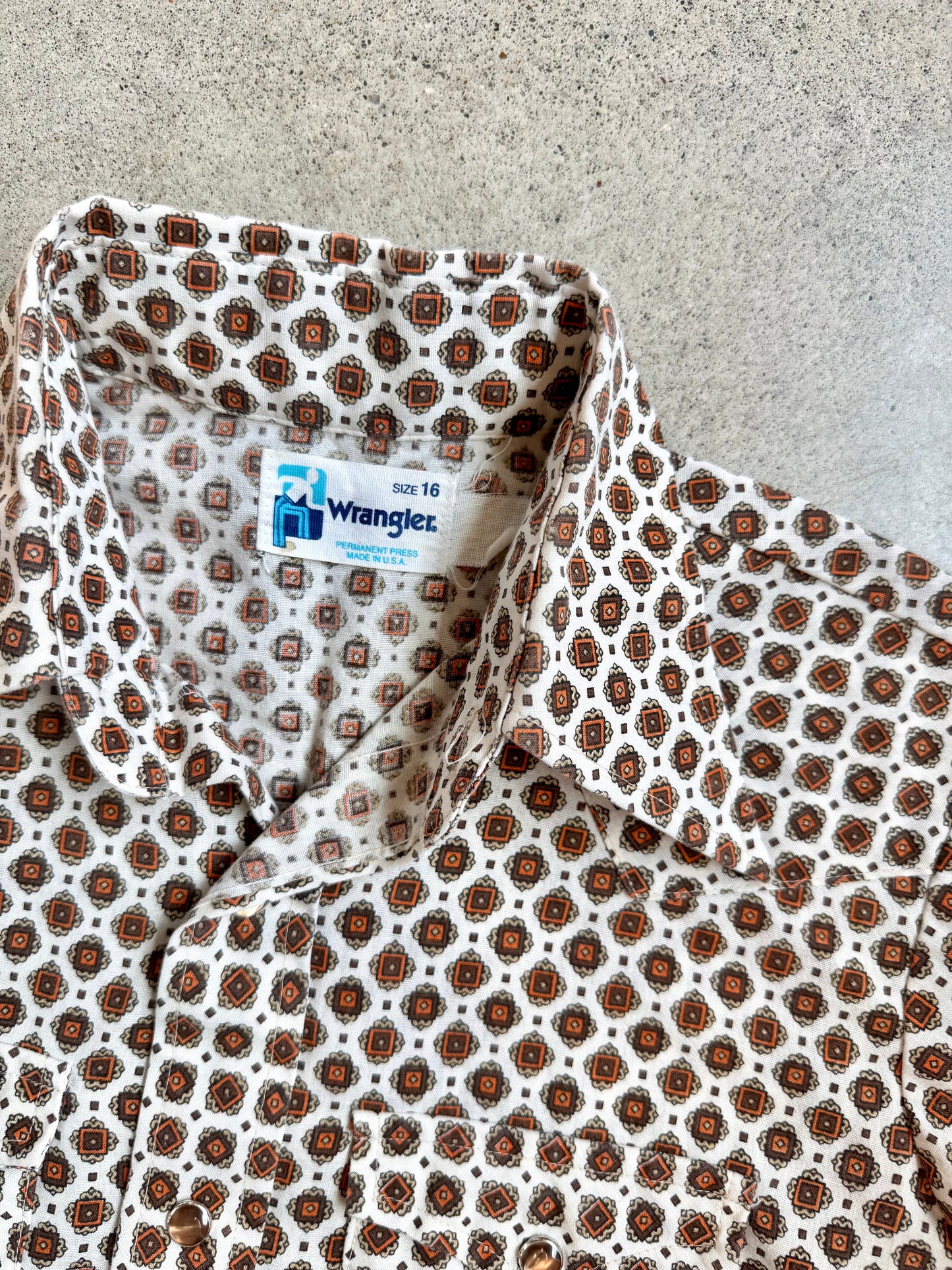 Vintage 1970s Wrangler White & Brown Medallion Print Pearl Snap Shirt | Youth 16