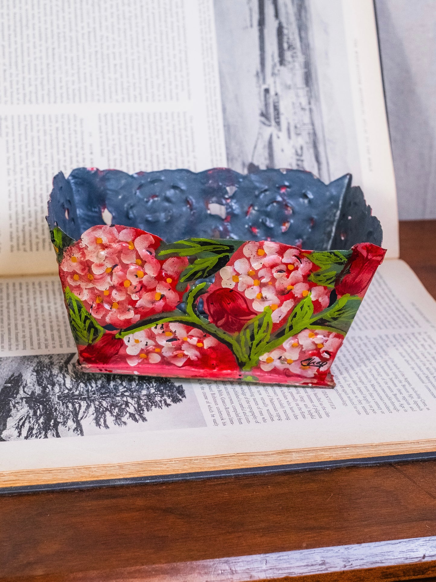 Vintage 1950s Metal Painted Hydrangea Planter / Bowl | Signed