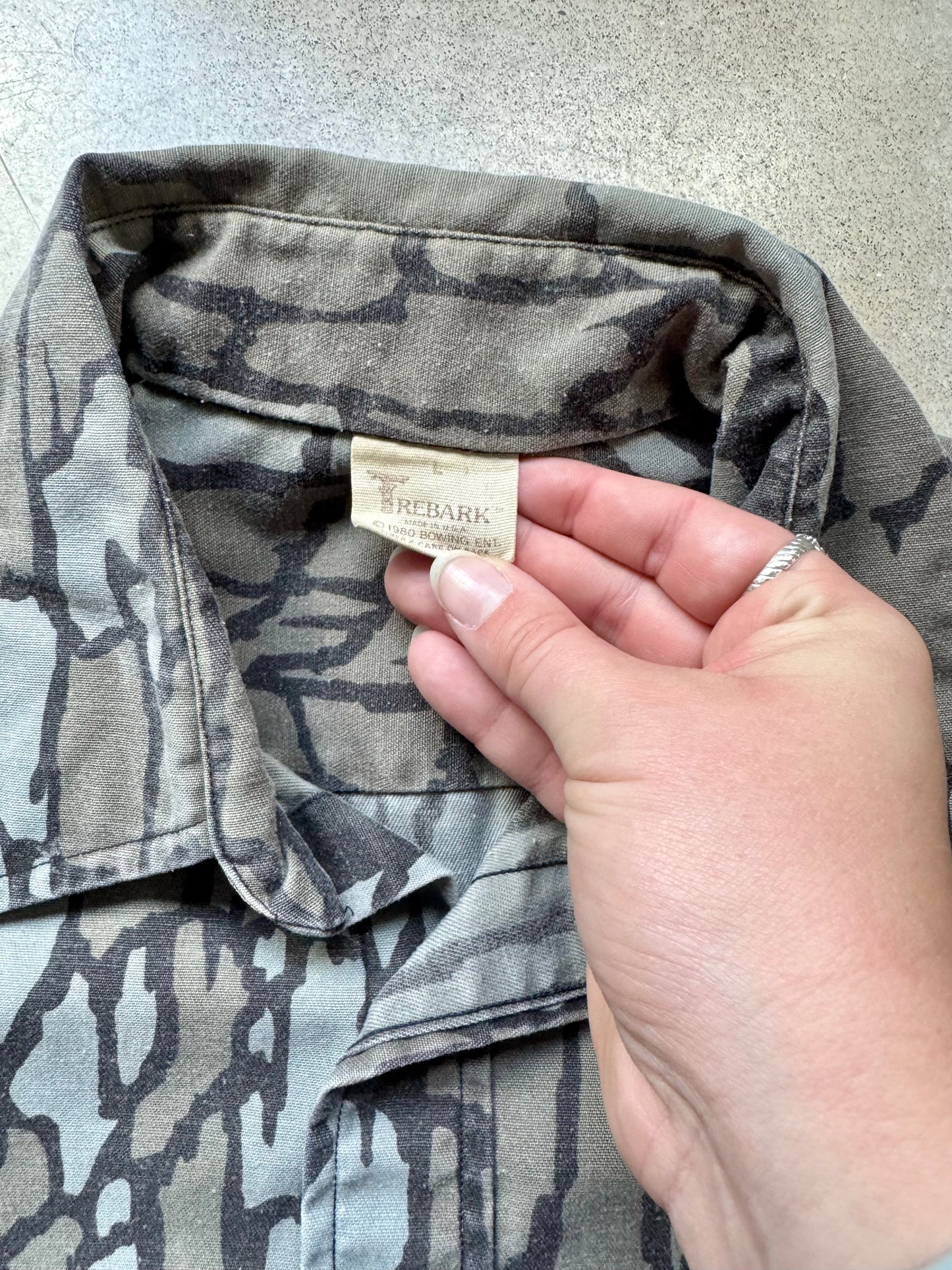 Vintage 1980s Trebark Camo Button-Up Hunting Shirt | Large