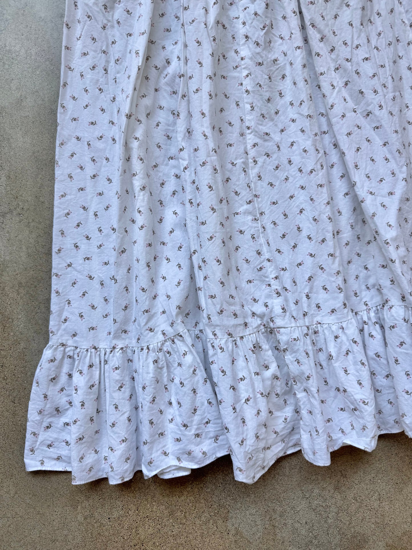 Vintage 1980s Outback Red Prairie-Style White Floral Print Cotton Maxi Skirt | Medium