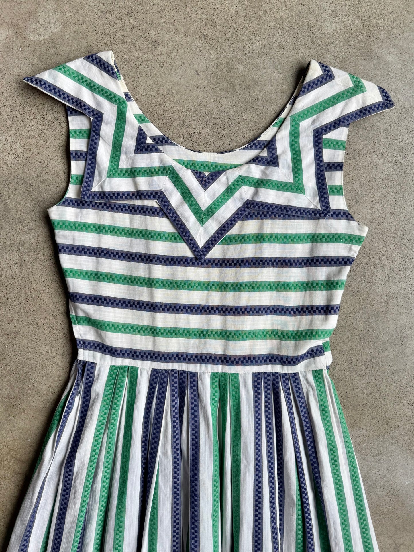 Vintage 1940s/50s Navy & Green Stripe Pointed Collar Pleated Dress | XS