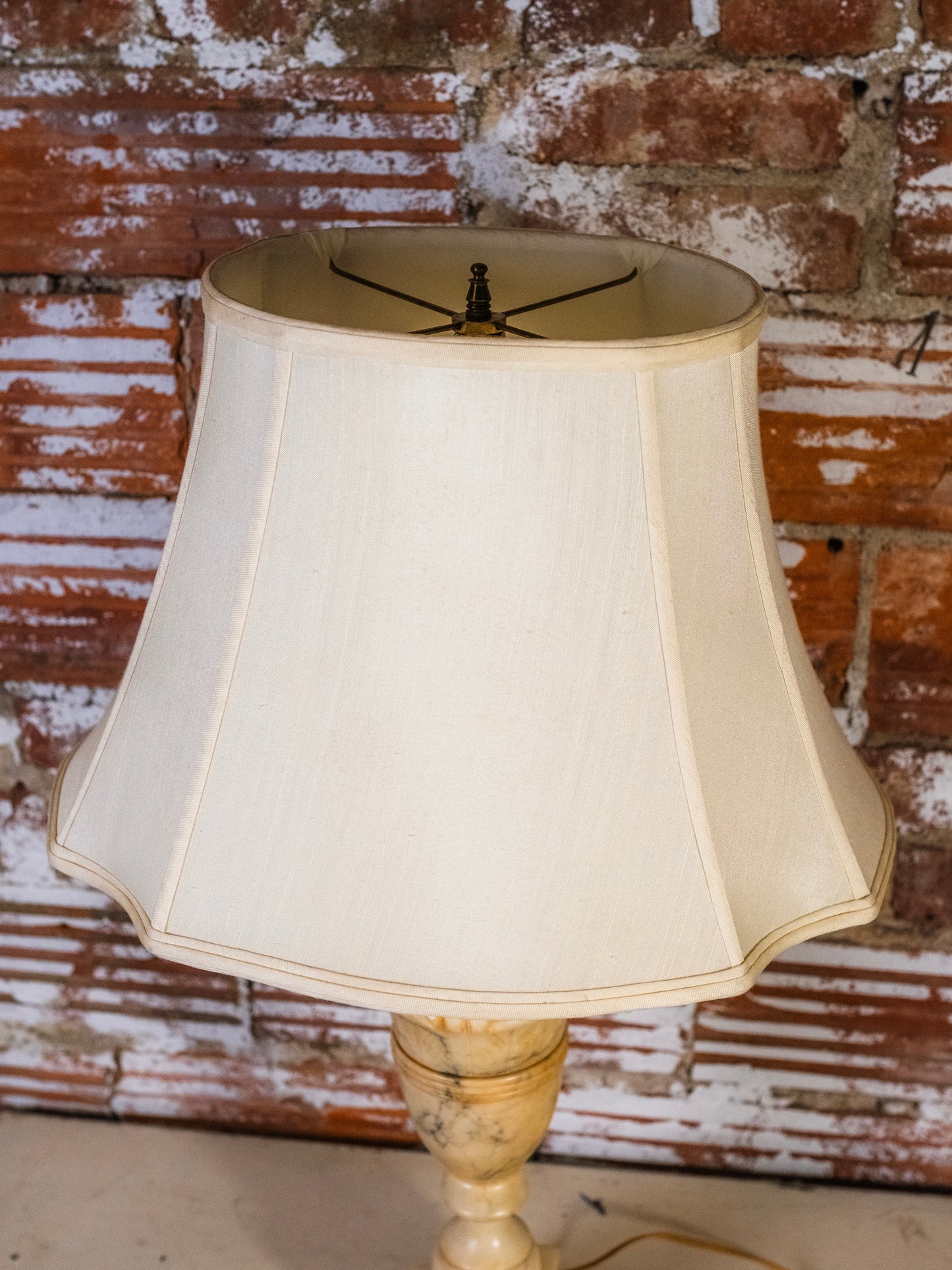 Vintage Mid-Century Italian Carved Alabaster Table Lamp