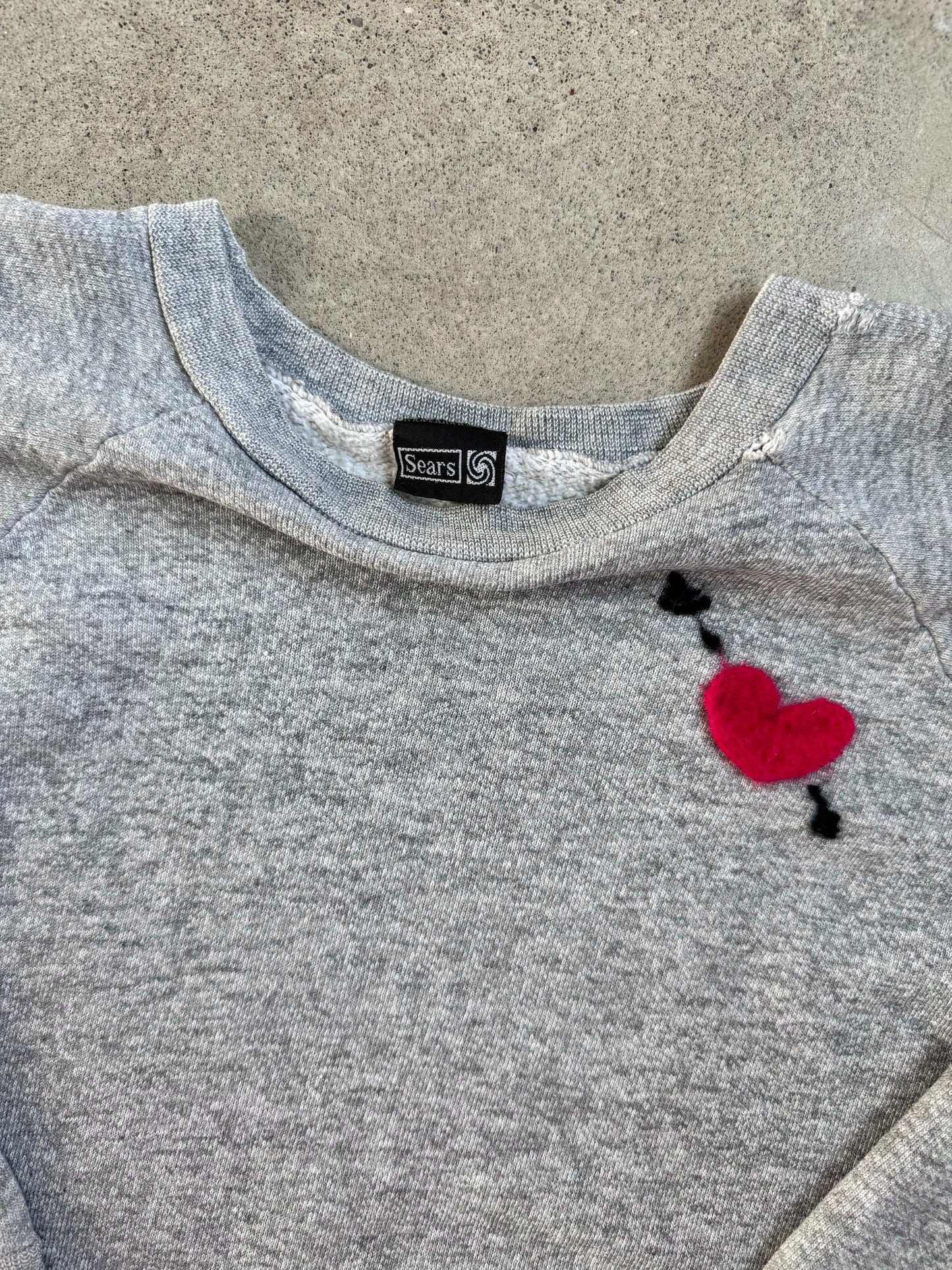 Vintage 1980s Sears Felted Cupid Heart Grey Raglan Sweatshirt | Large