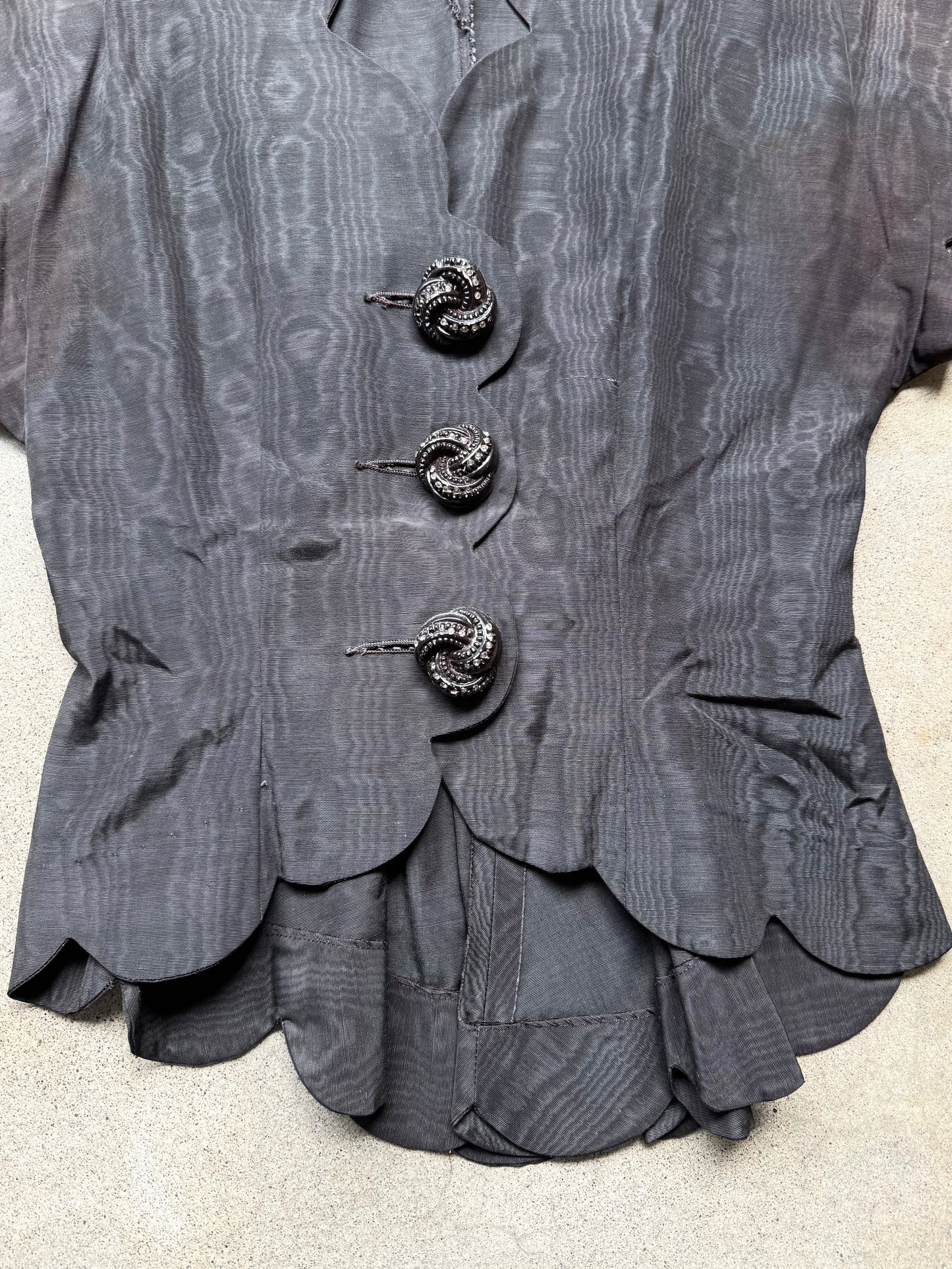 Vintage 1940s Sis Junior Black Moiré Taffeta Scalloped Two-Piece Skirt Set | XS