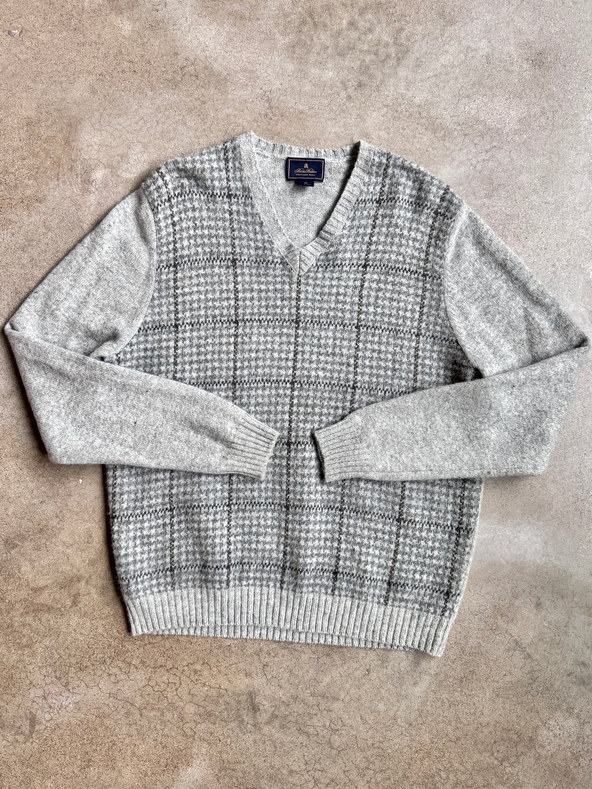 Vintage 1990s Brooks Brothers Houndstooth Plaid Shetland Wool V-Neck Sweater | XL