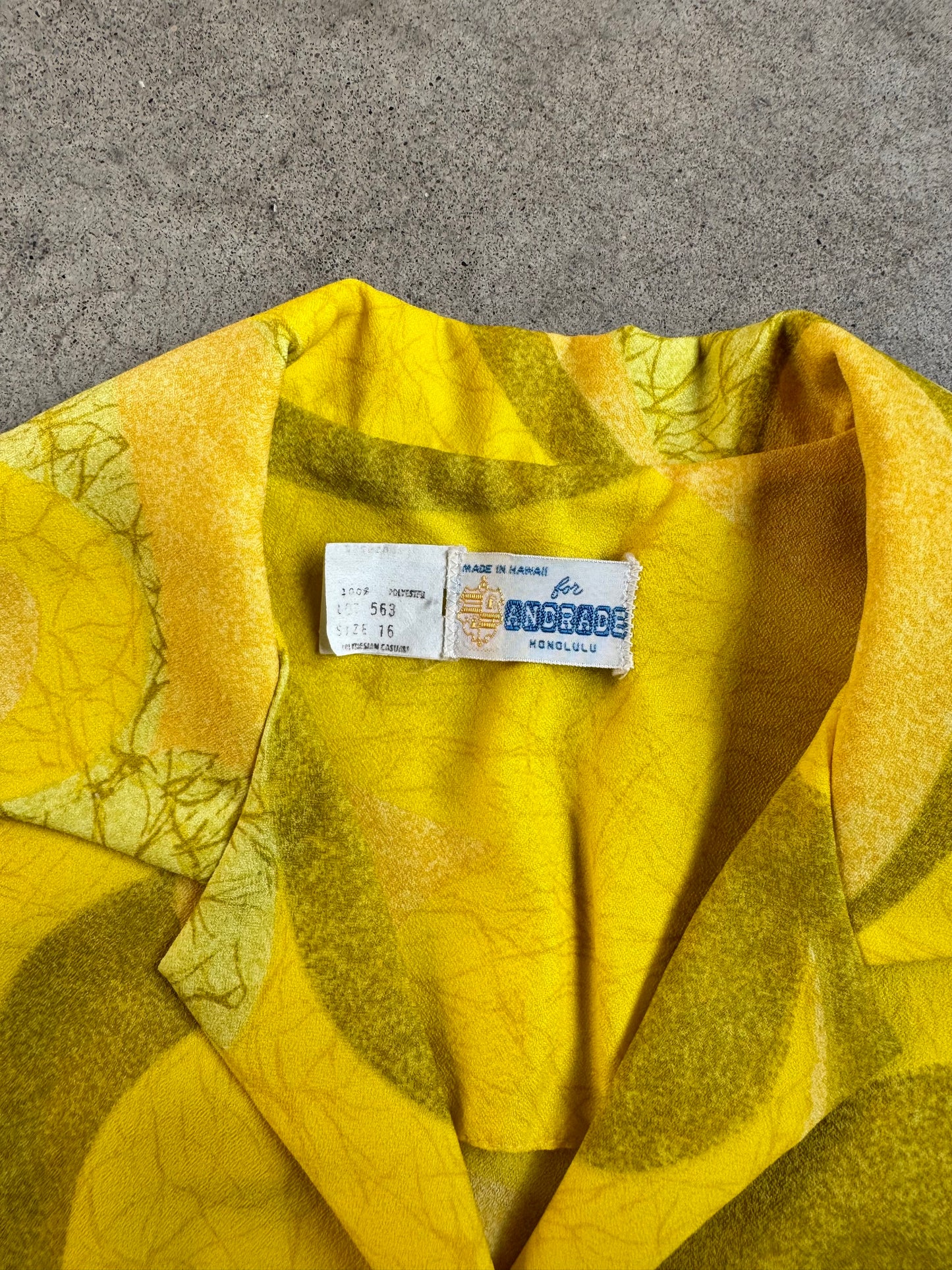 Vintage 1960s Andrade of Hawaii Yellow Printed Sleeveless Blouse | Large