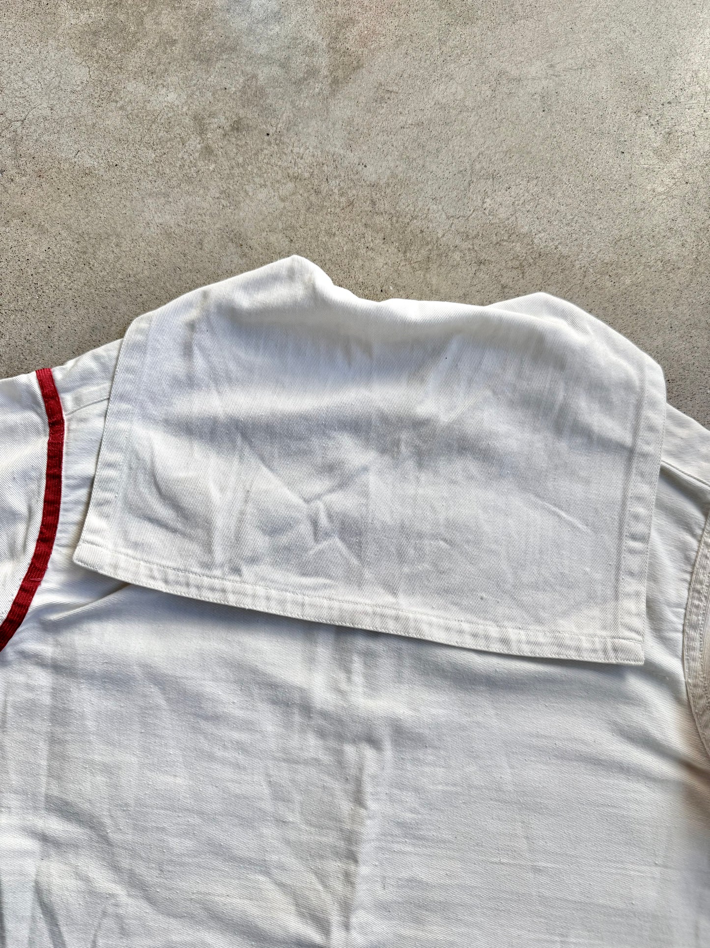 Vintage 1950s U.S. Navy White Sailor Uniform Shirt | XS