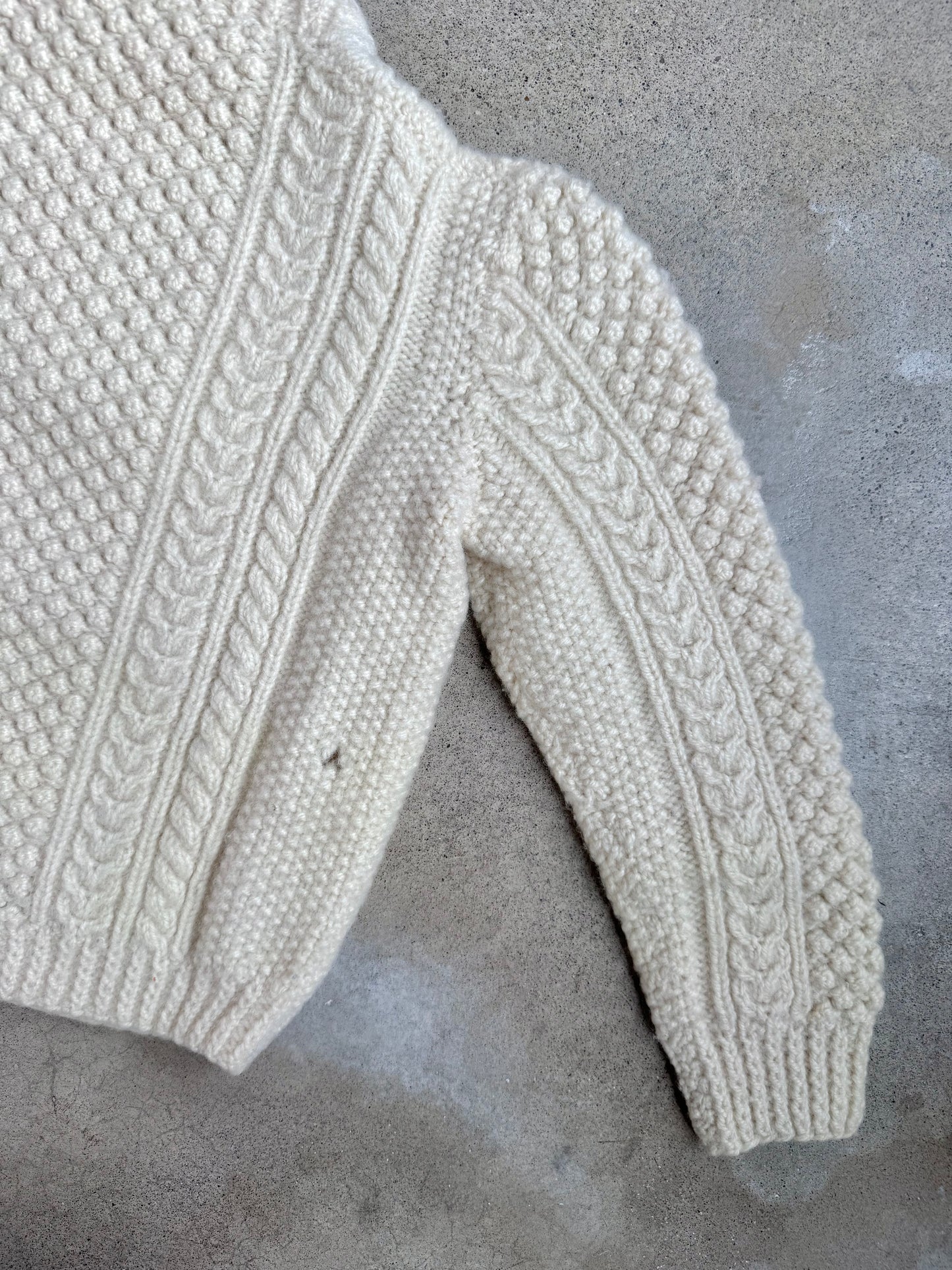 Vintage 1960s Handmade Cream Wool Irish Aran Knit Sweater | Youth L