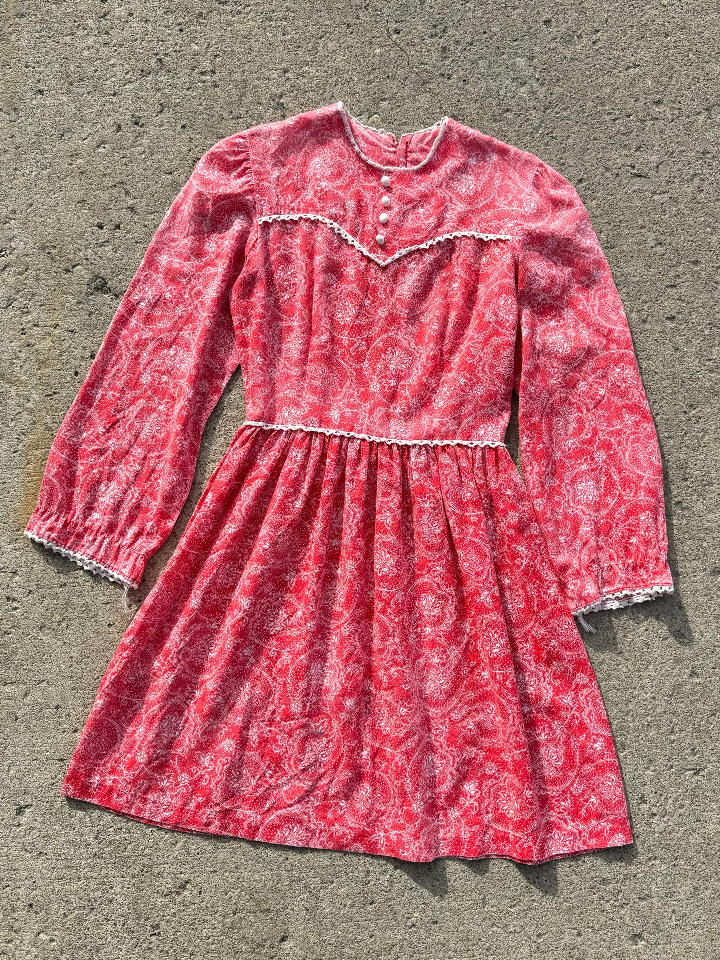 Vintage 1970s Red Paisley Long Sleeve Babydoll Dress | Small