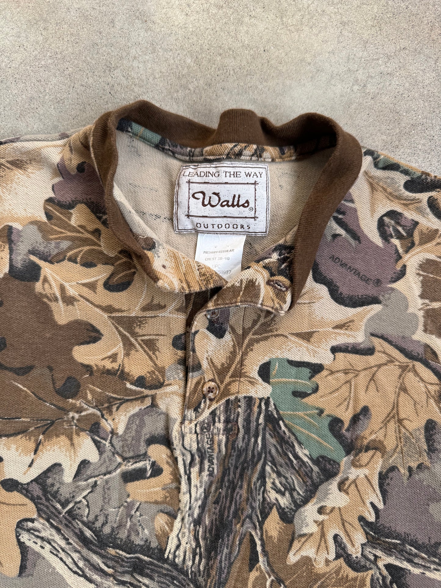 Vintage 1990s Walls Realtree Advantage Camo Cotton Henley Shirt | Medium