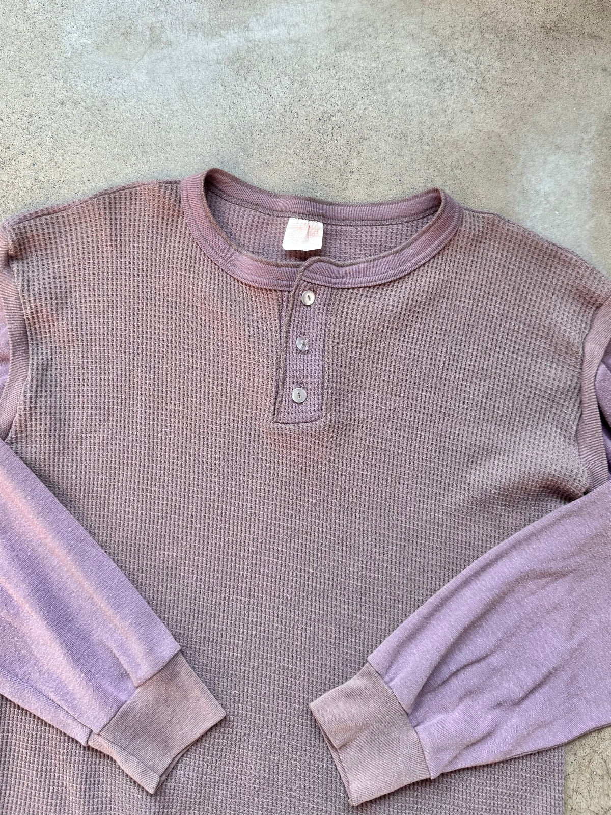 Vintage 1980s Fast Ball Mauve Waffle Henley w/ Rib Knit Sleeves | Medium