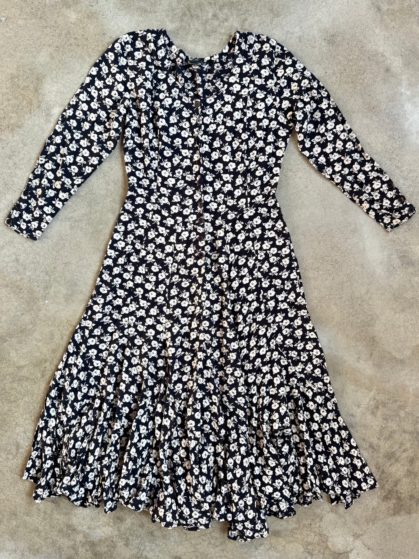 Vintage 1980s Nostalgia Floral Long Sleeve Button-Front Maxi Dress | Medium