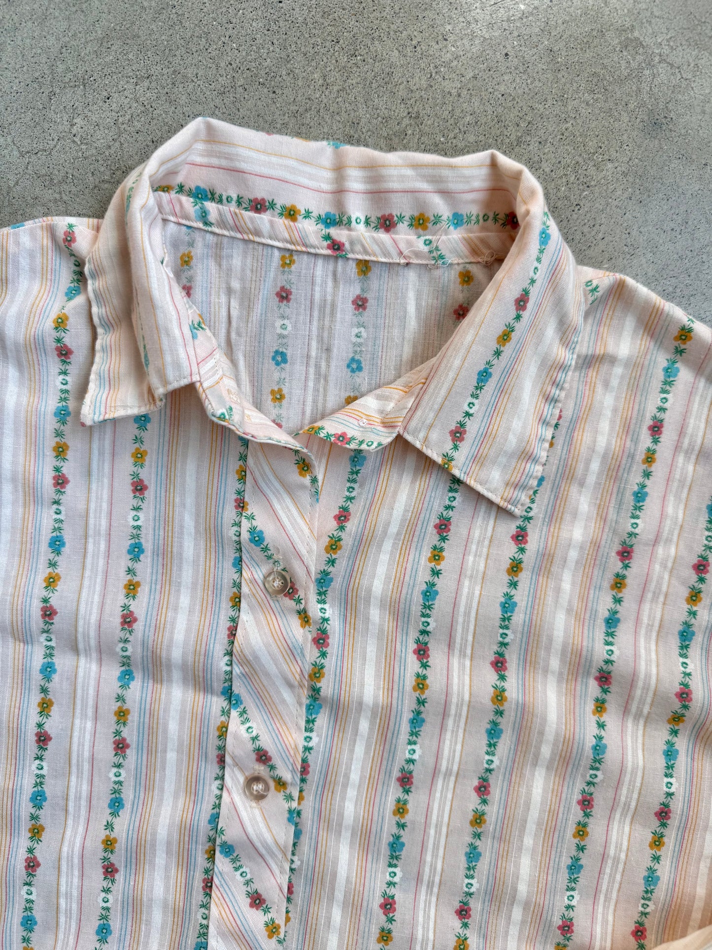 Vintage 1970s Peach Floral Stripe Button-Up Shirt | Small