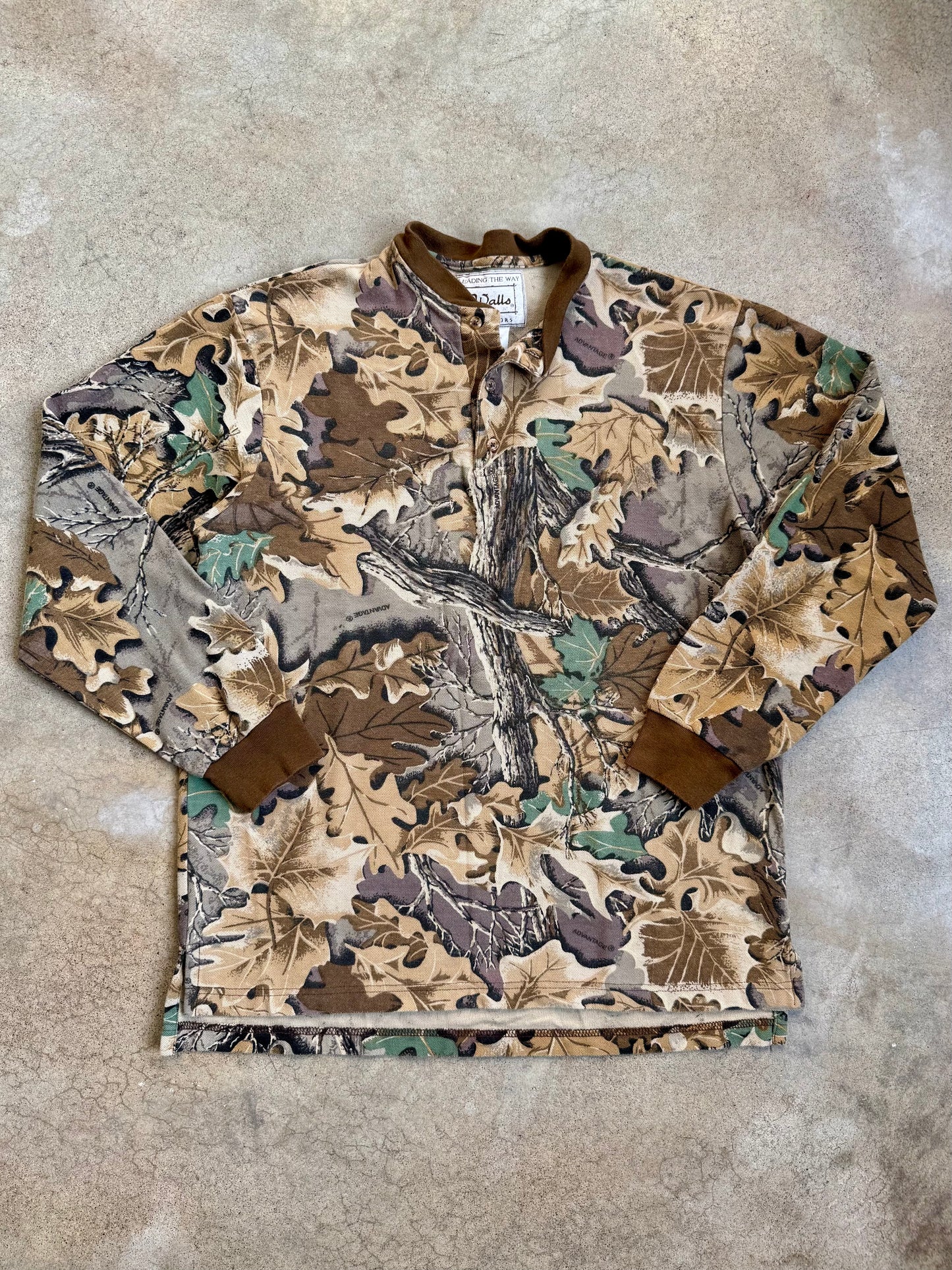 Vintage 1990s Walls Realtree Advantage Camo Cotton Henley Shirt | Medium