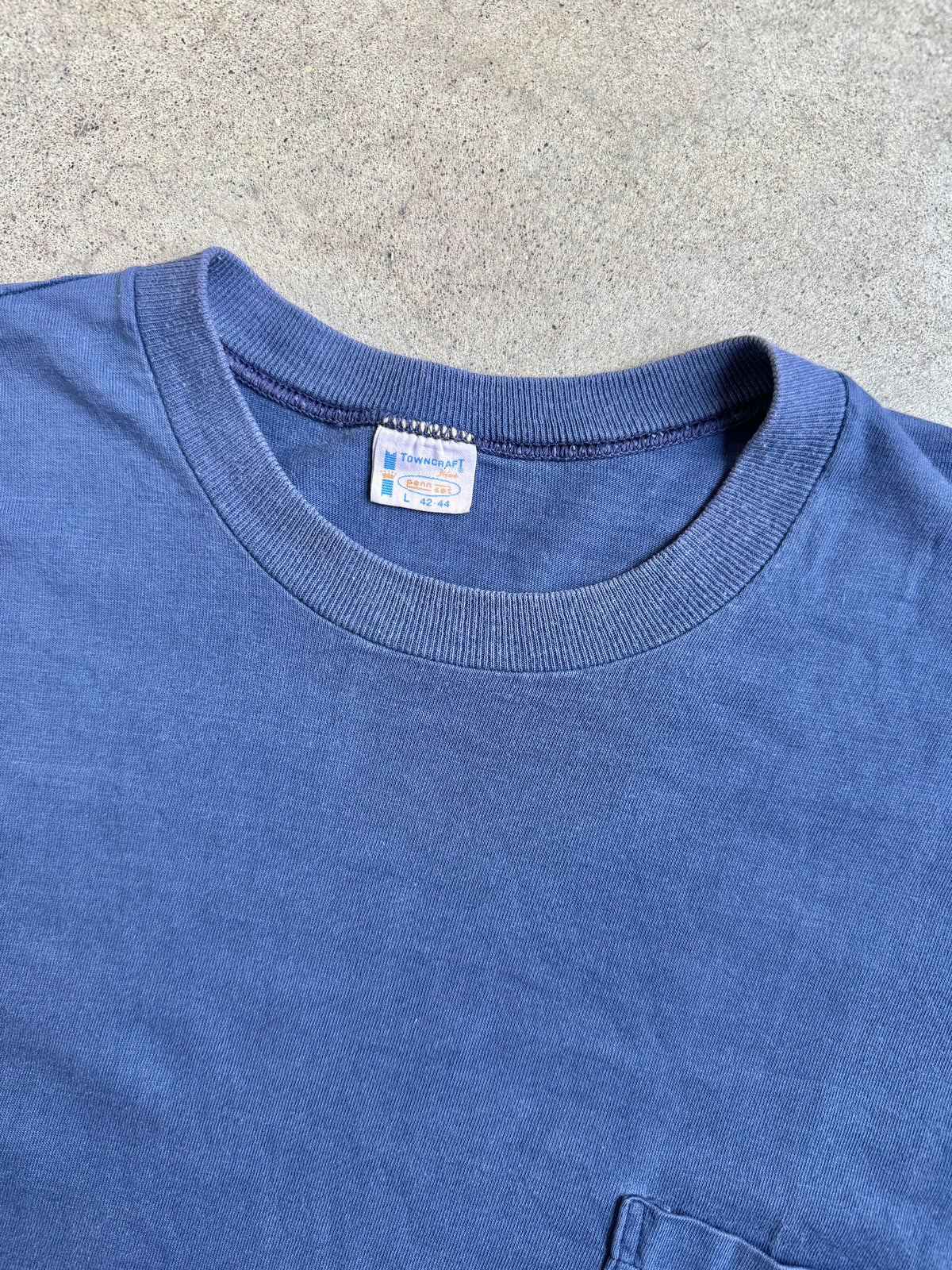 Vintage 1970s Yosemite Mountaineering School "Go Climb A Rock" Pocket Tee | Large