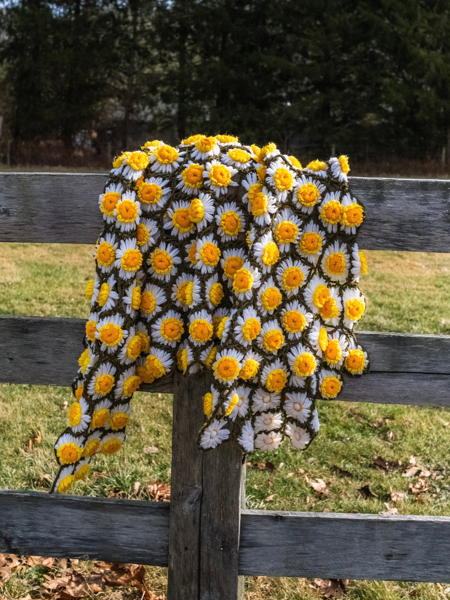Vintage 1970s Daisy Flower Chain Afghan Throw Blanket