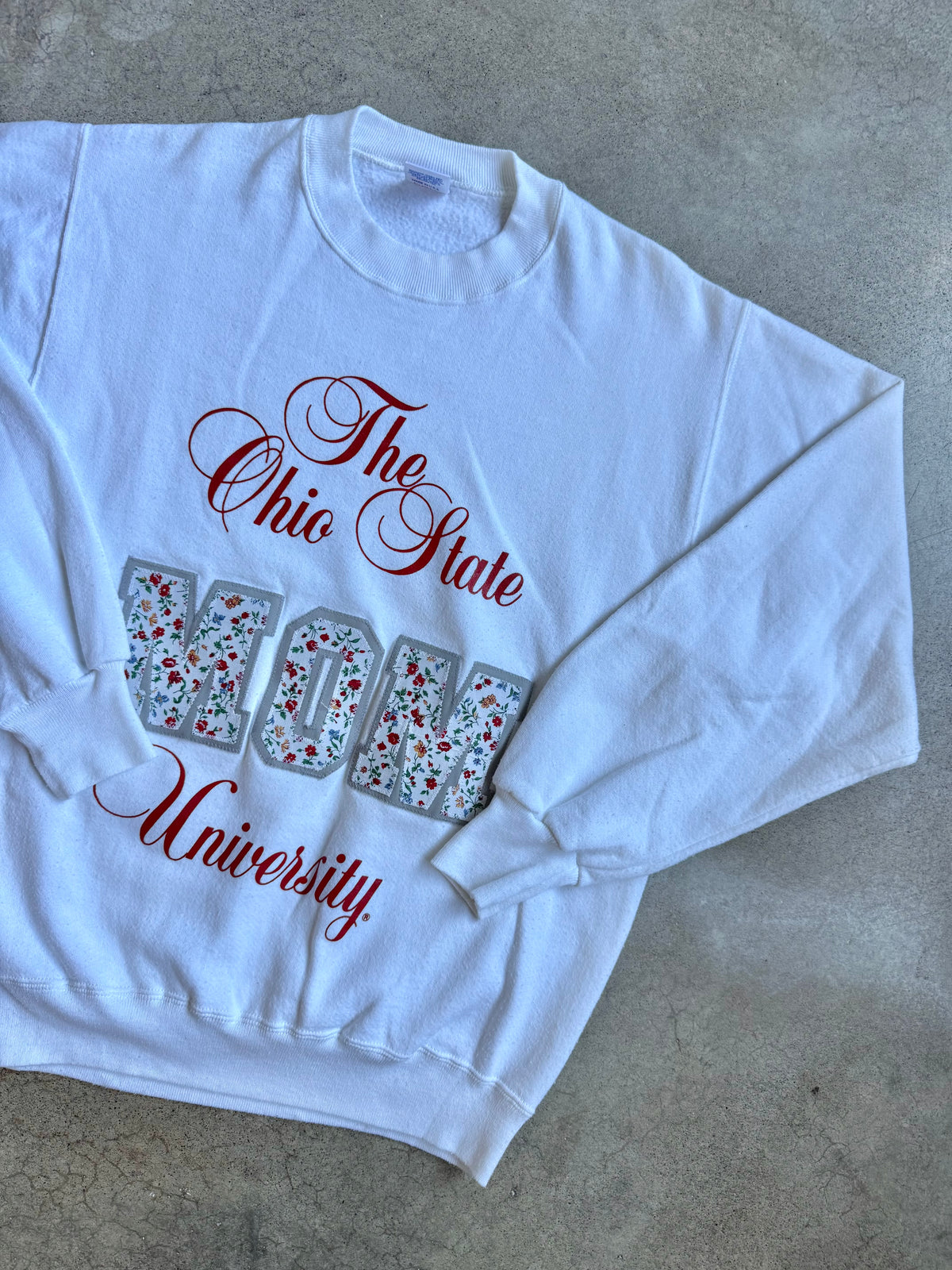 Vintage 1980s/90s Ohio State University “Mom” Floral Patch Sweatshirt | Large
