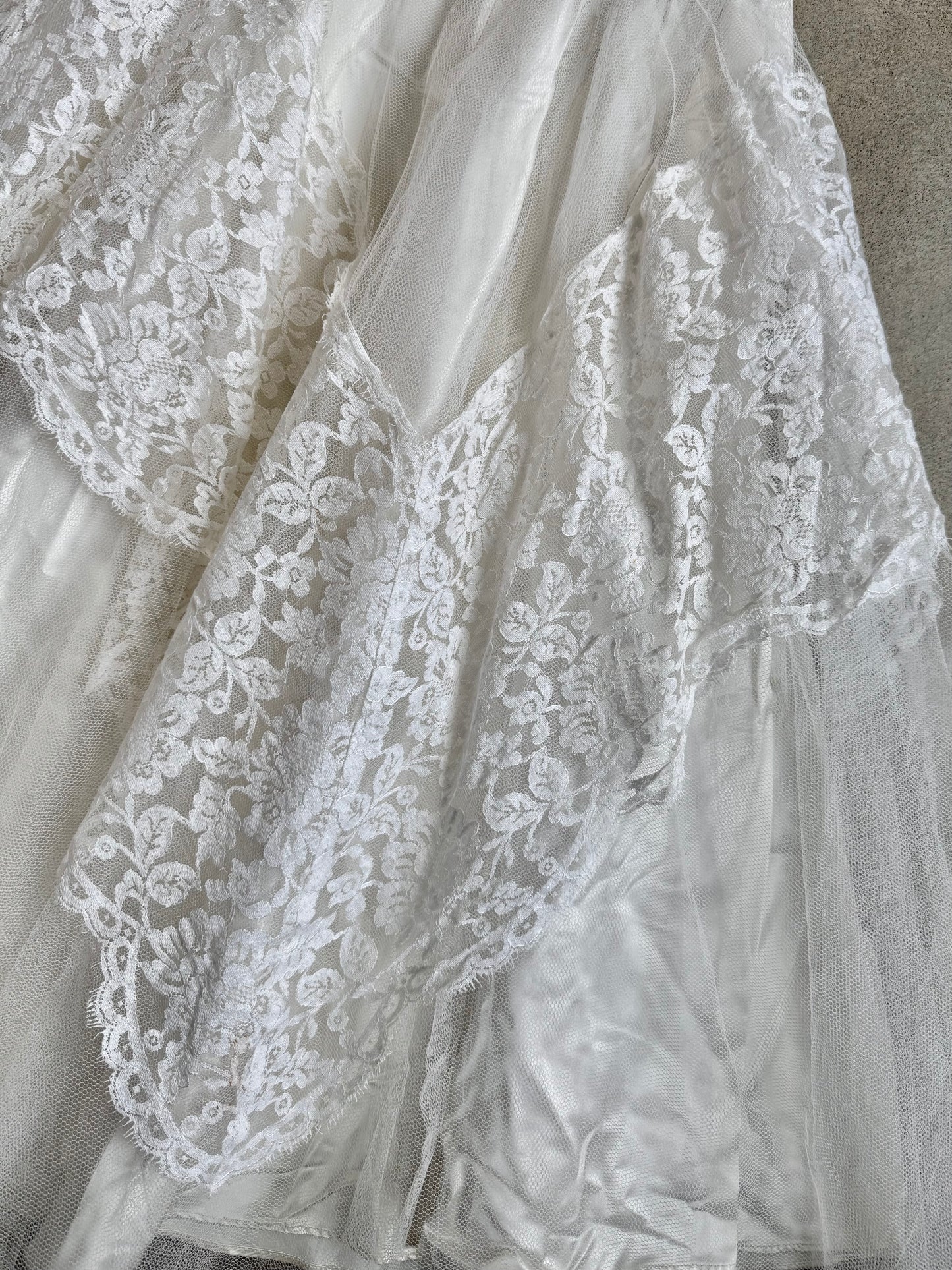Vintage 1950s Handmade White Lace Tea-Length Tulle Skirt Wedding Gown | XS