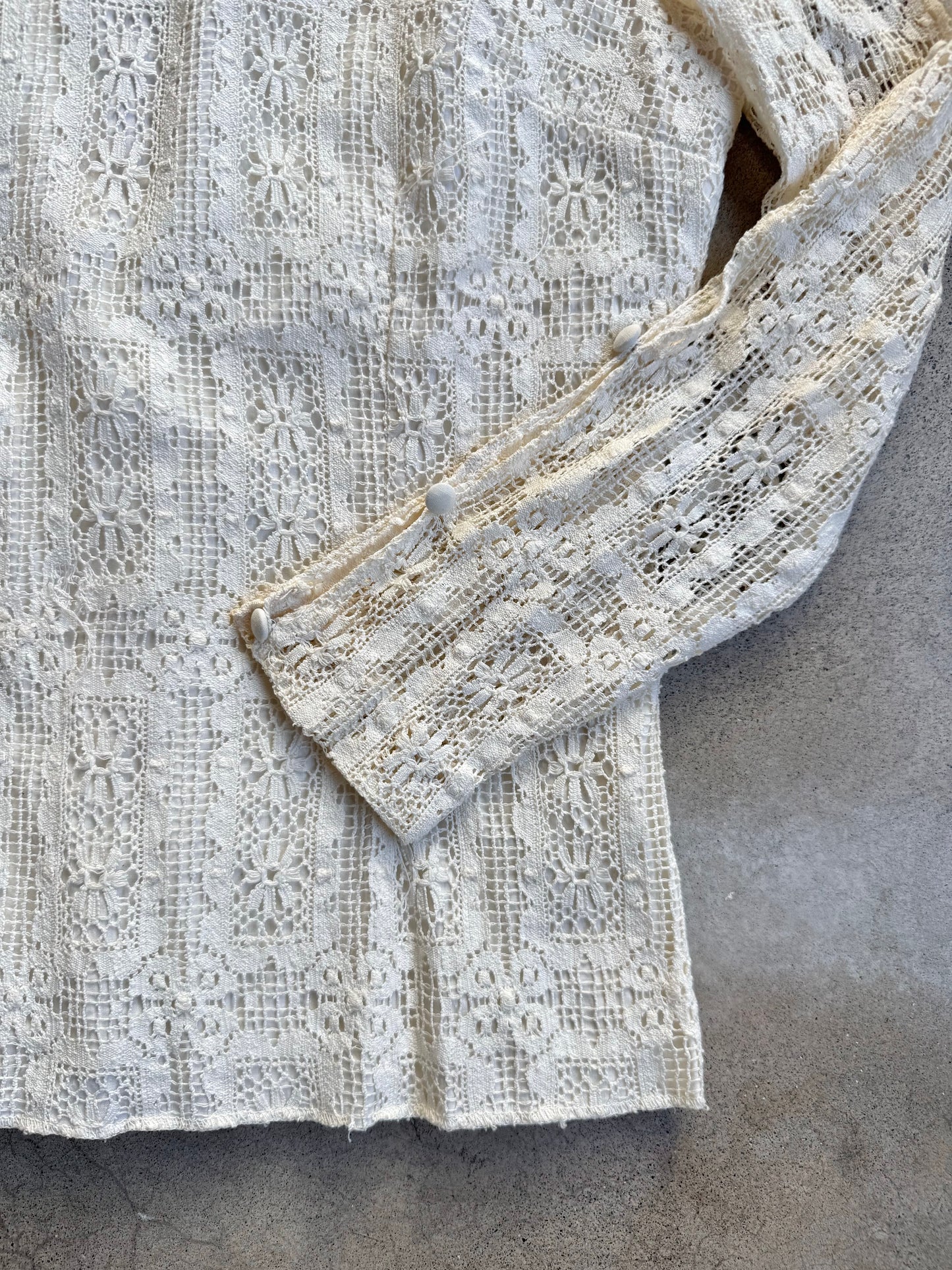 Vintage 1960s Chessa Davis Cream Floral Crochet Lace Blouse | Small
