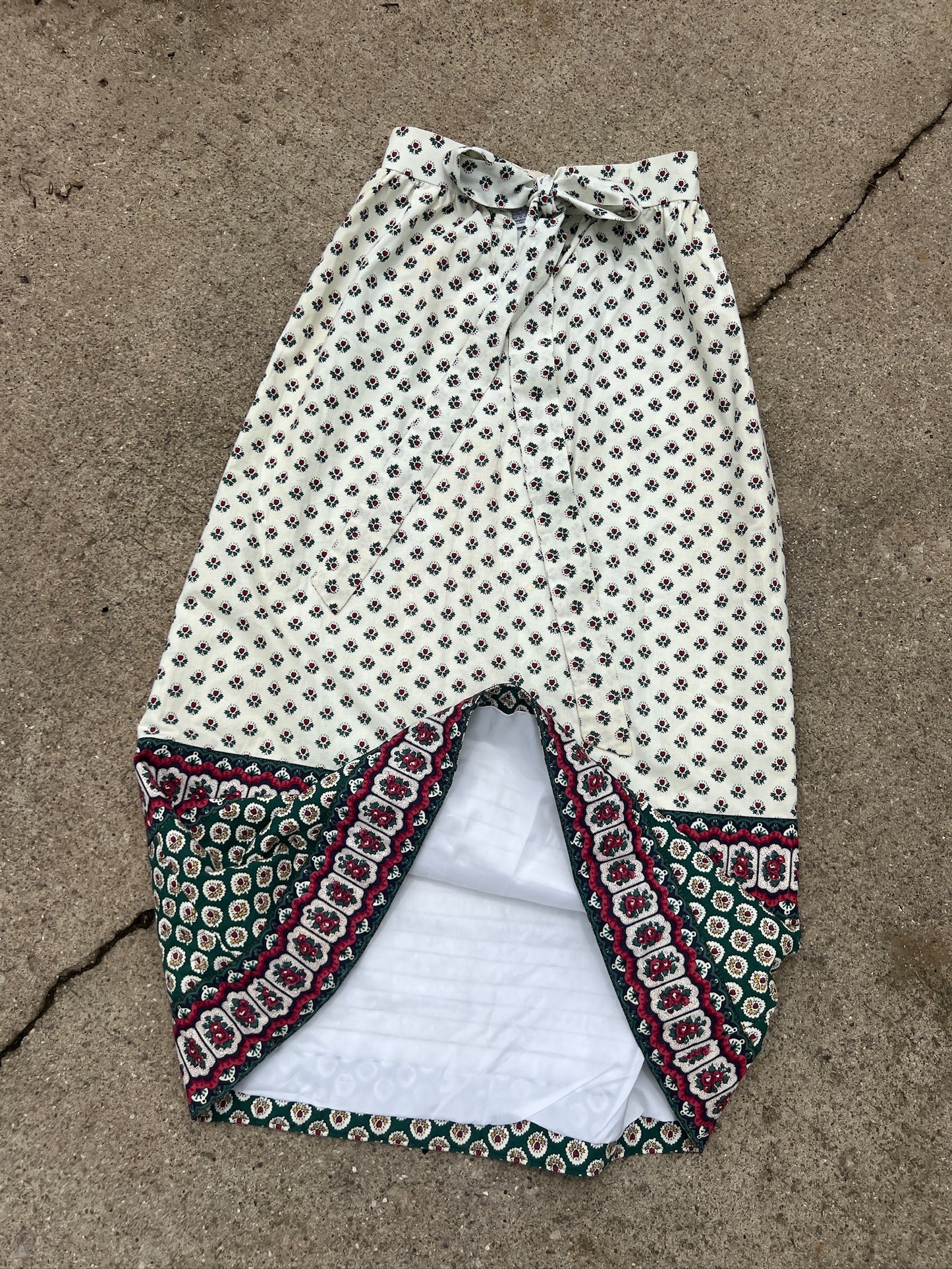 Vintage 1980s Soleiado Charles Deméry Floral Quilted Cotton Maxi Skirt | S/M