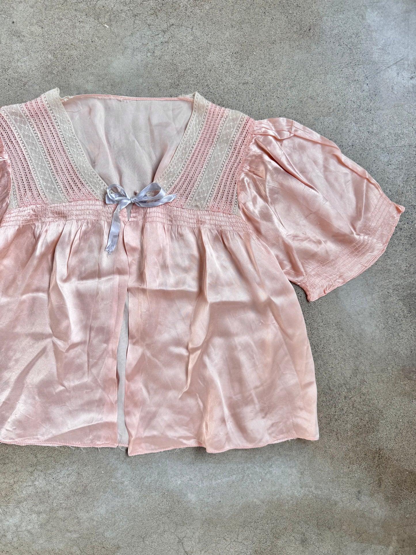 Vintage 1930s/40s Pink Satin Lace Trim Bed Jacket | Small
