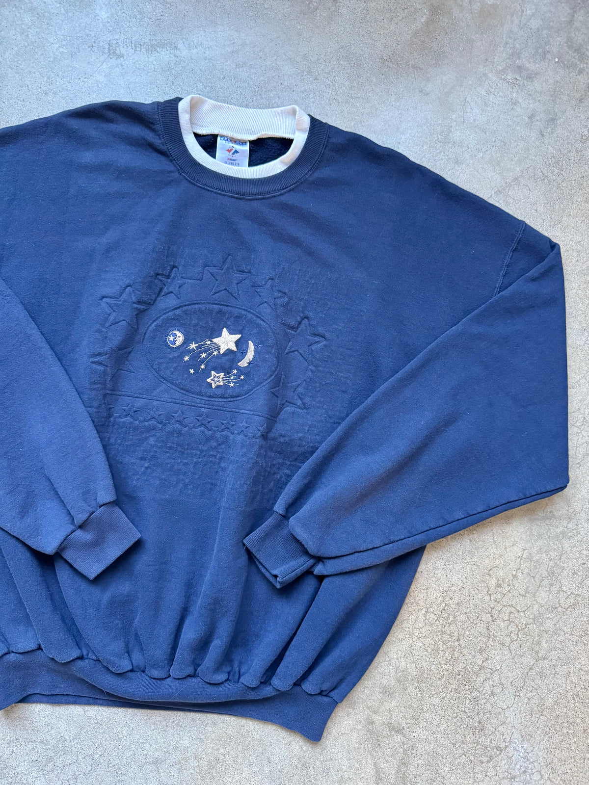 Vintage 1990s Navy Blue “Moon & Stars” Celestial Embroidered Crewneck Sweatshirt | 2XL