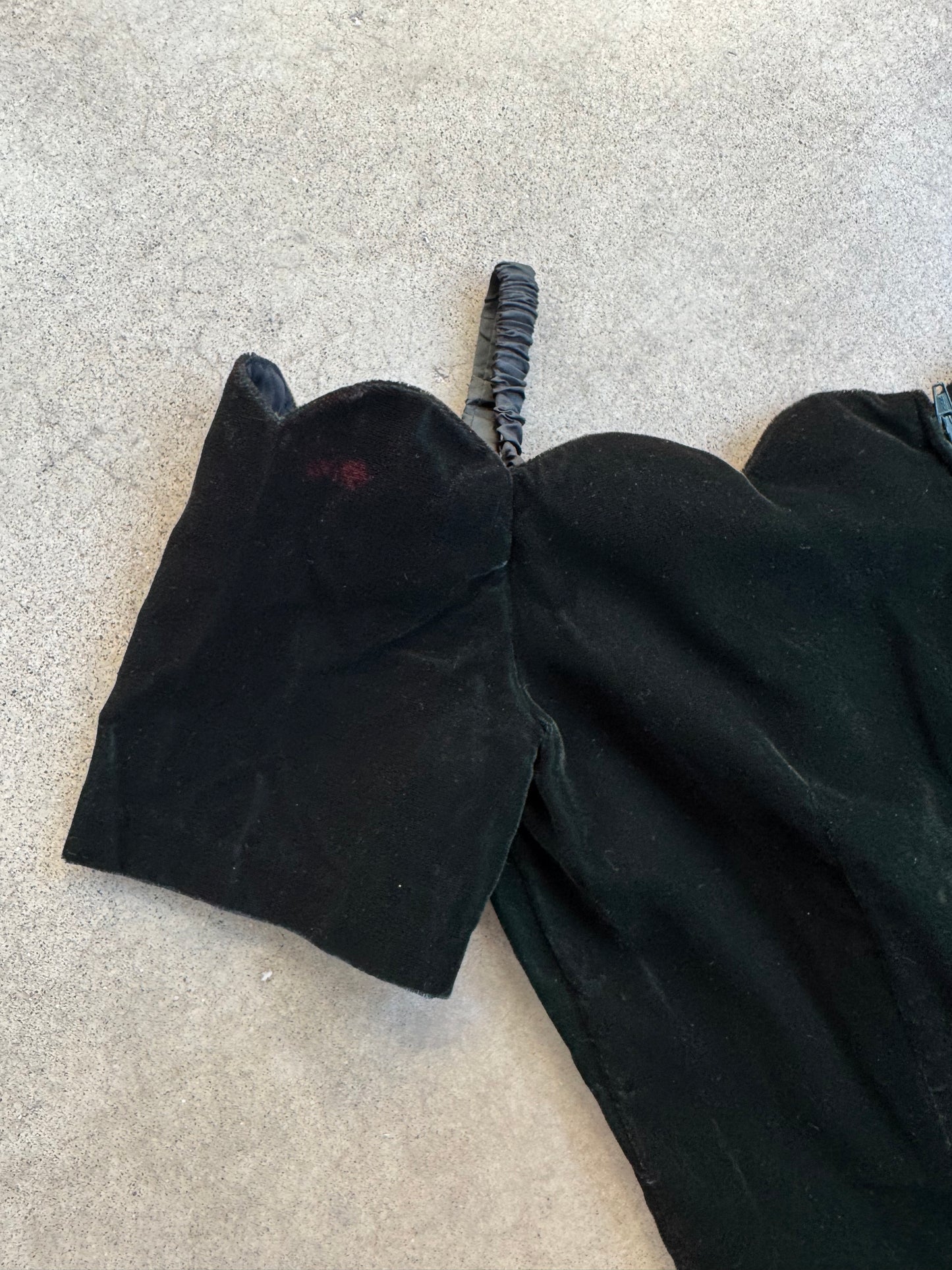 Vintage 1980s Rampage Dark Green Velvet Scalloped Off-Shoulder Mini Dress | XS