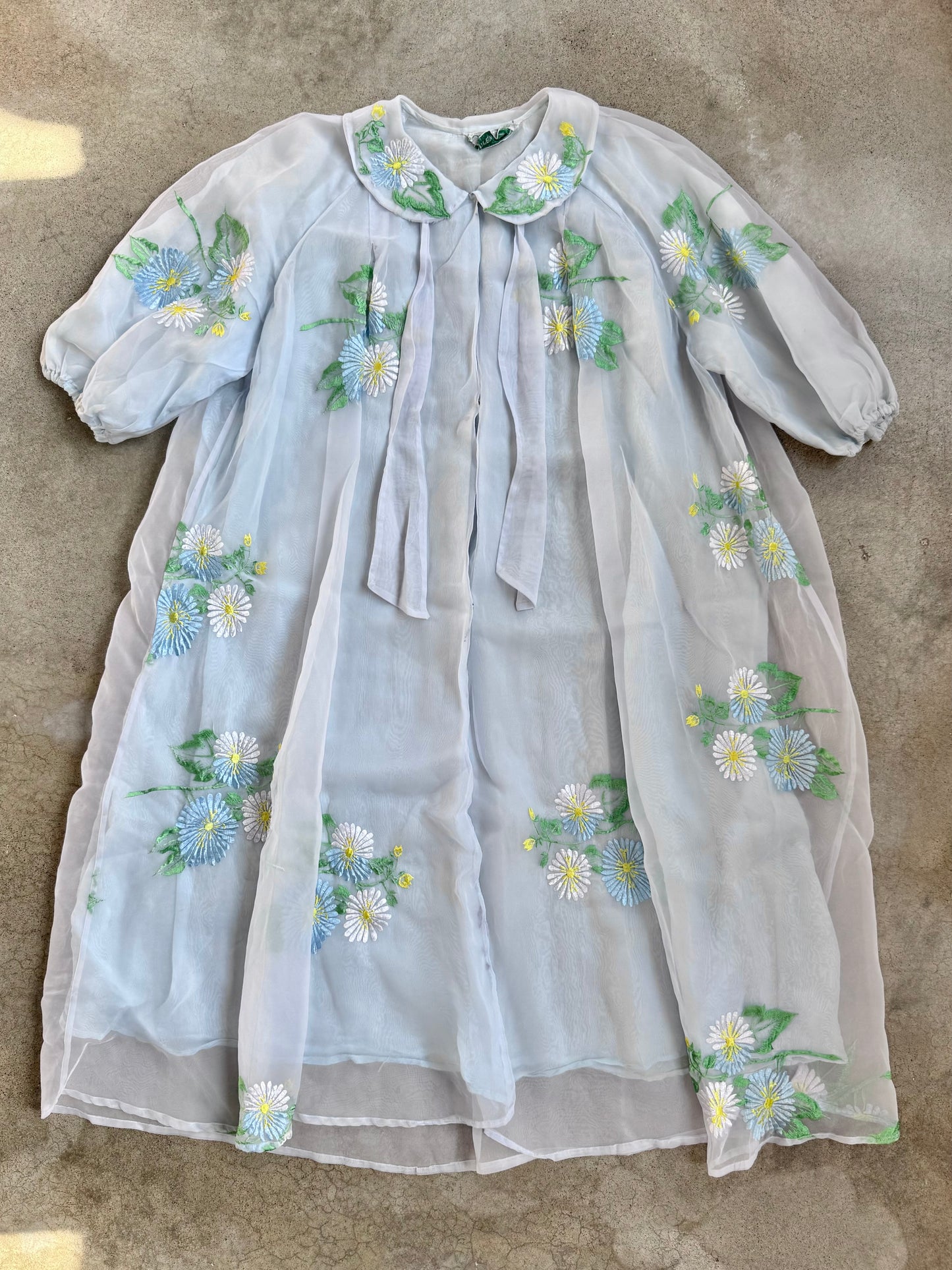 Vintage 1940s Shrewsbury Blue Floral Embroidered Puff Sleeve House Coat | Large