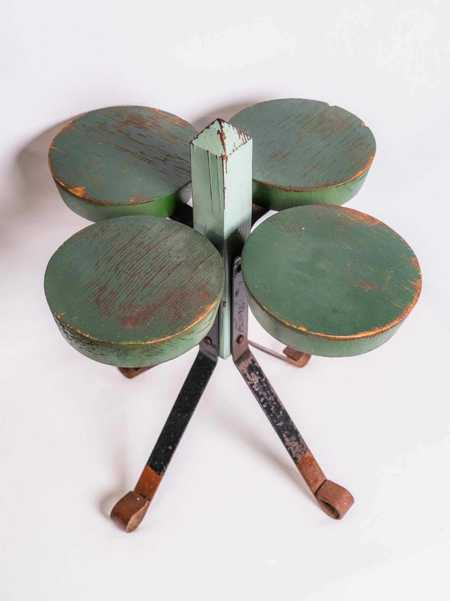 Handmade Industrial-Style Green Clover Plant Stand