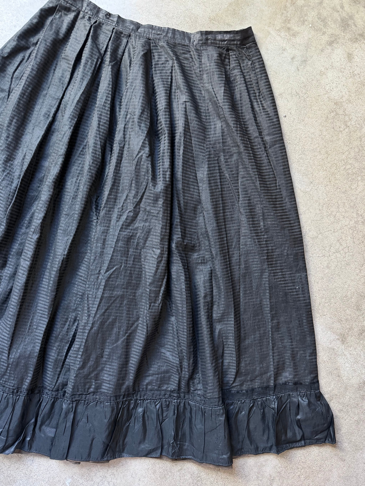 Antique 1800s Victorian Mourning Black Ruffle Trim Full Length Skirt | L/XL