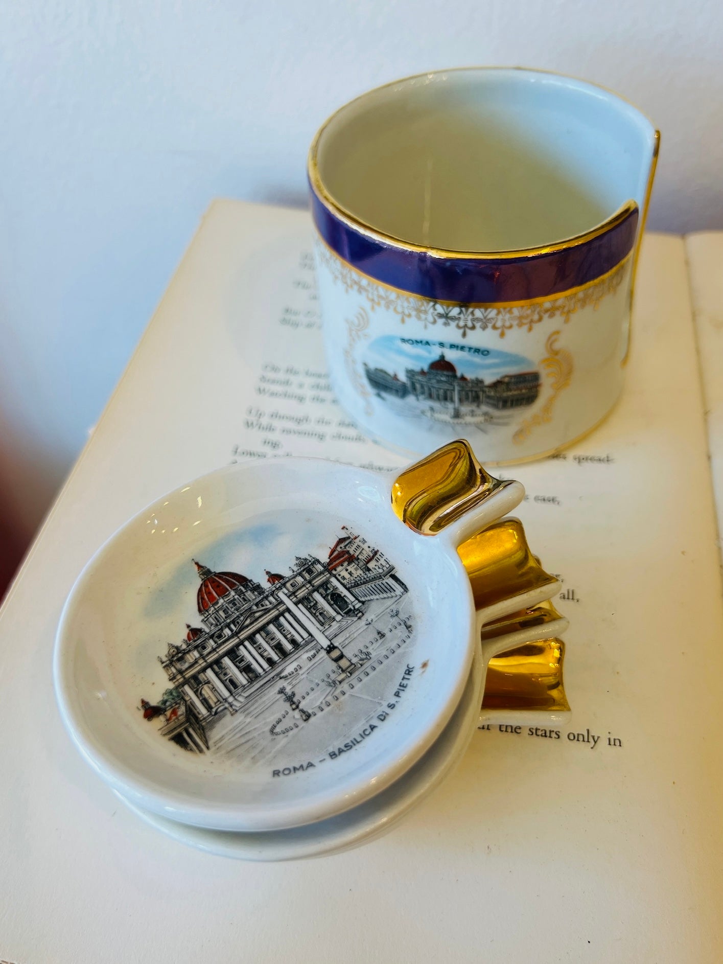 Vintage 1950s Rome Souvenir Porcelain Stackable Ashtray Set