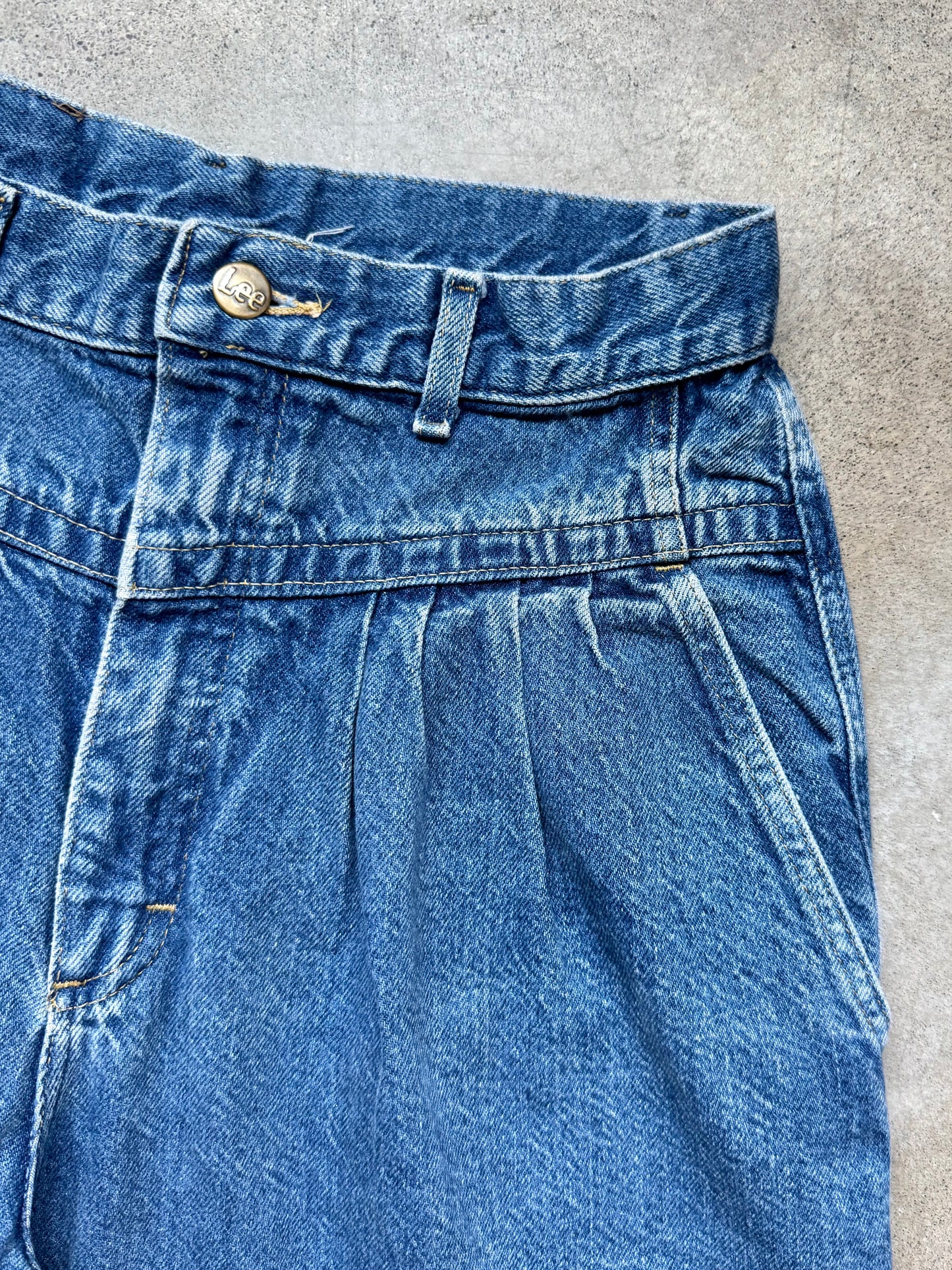 Vintage 1980s Lee High-Waist Pleated Tapered Jeans | Waist 28”