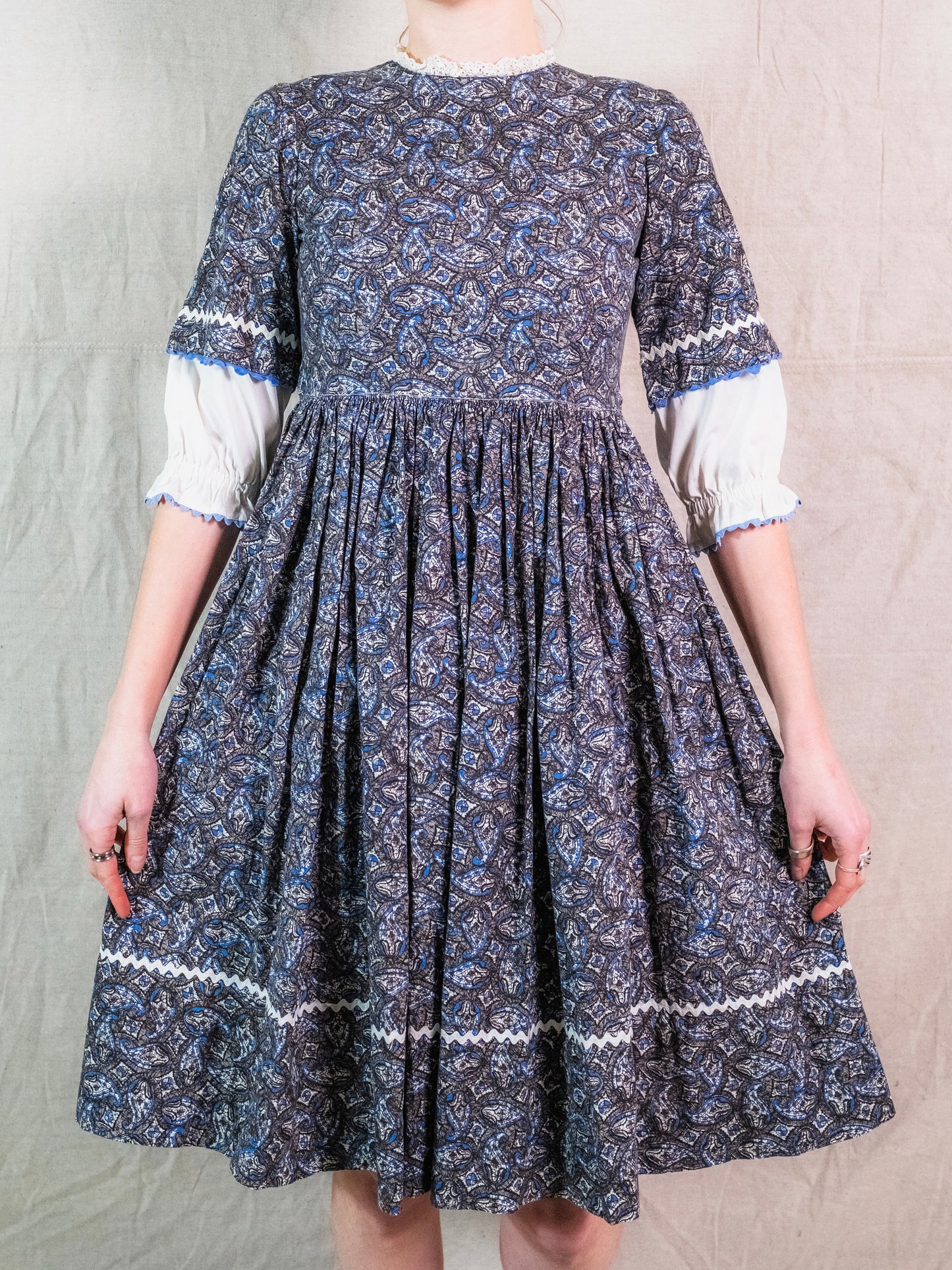 Vintage 1960s Handmade Blue & Grey Paisley Pattern Prairie Dress | XS/S