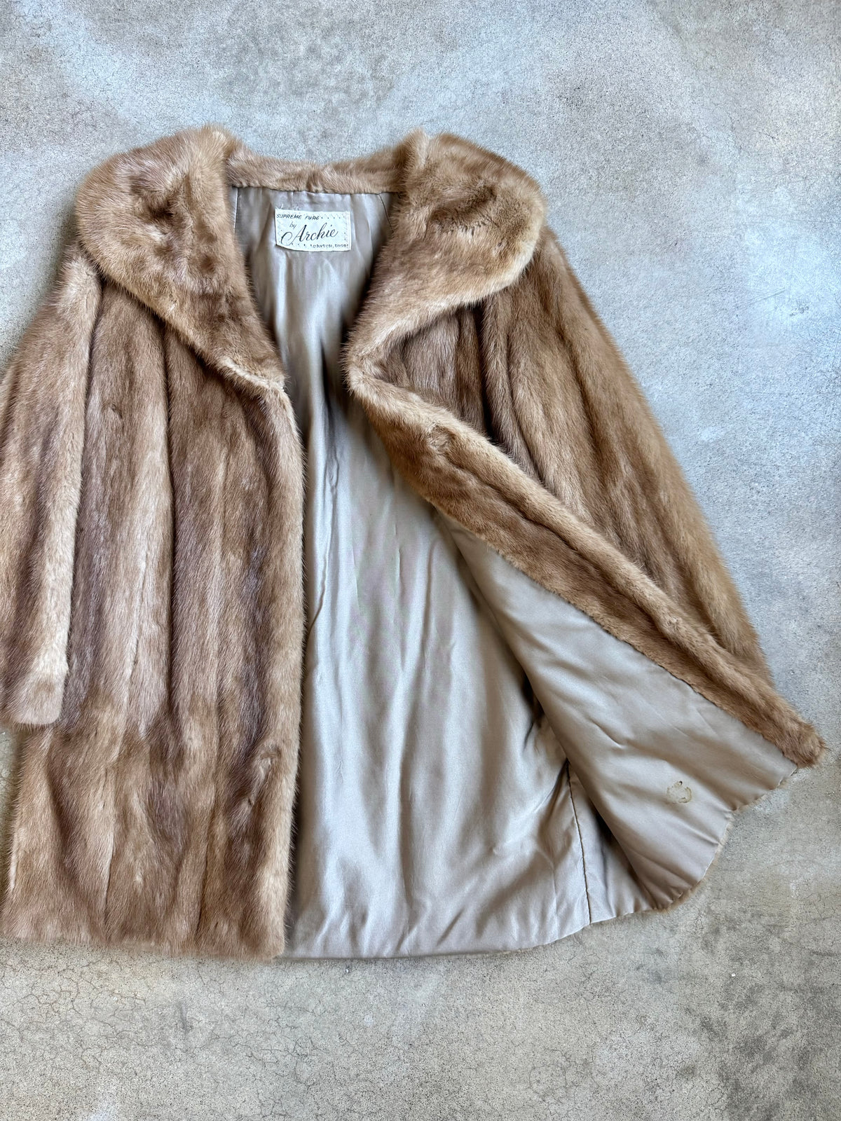 Vintage 1950s Supreme Furs by Archie Brown Blonde Mink Fur Coat | Medium
