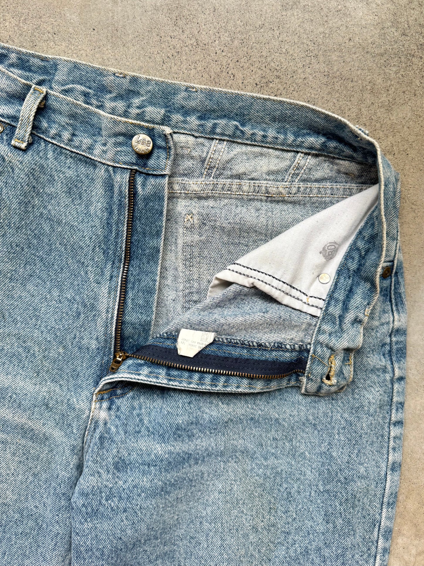 Vintage 1980s Lee Faded High-Waisted Jeans | Waist 31”