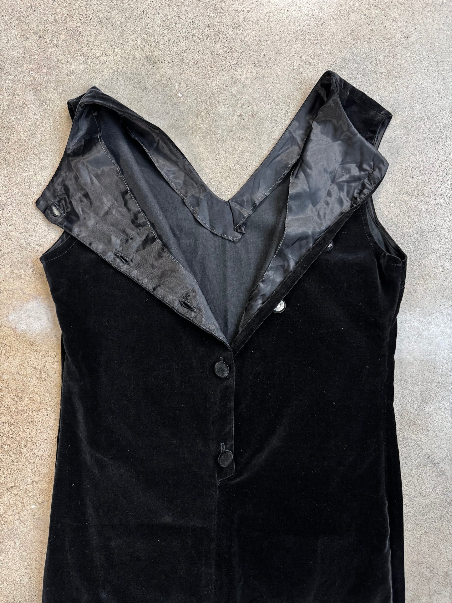 Vintage 1960s Black Velvet V-Neck Sleeveless Dress | S/M